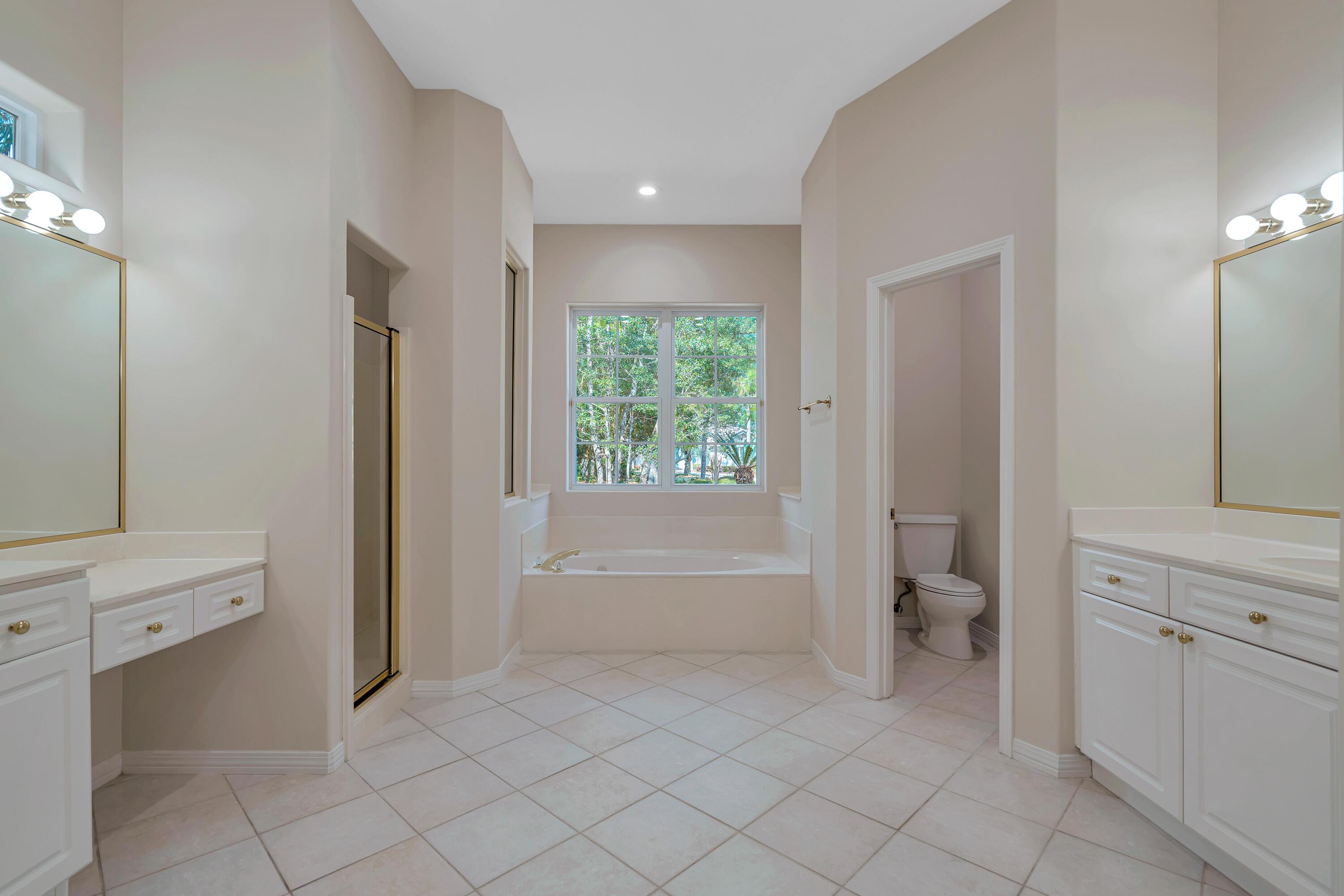 BAYTOWNE AVE EAST - Residential