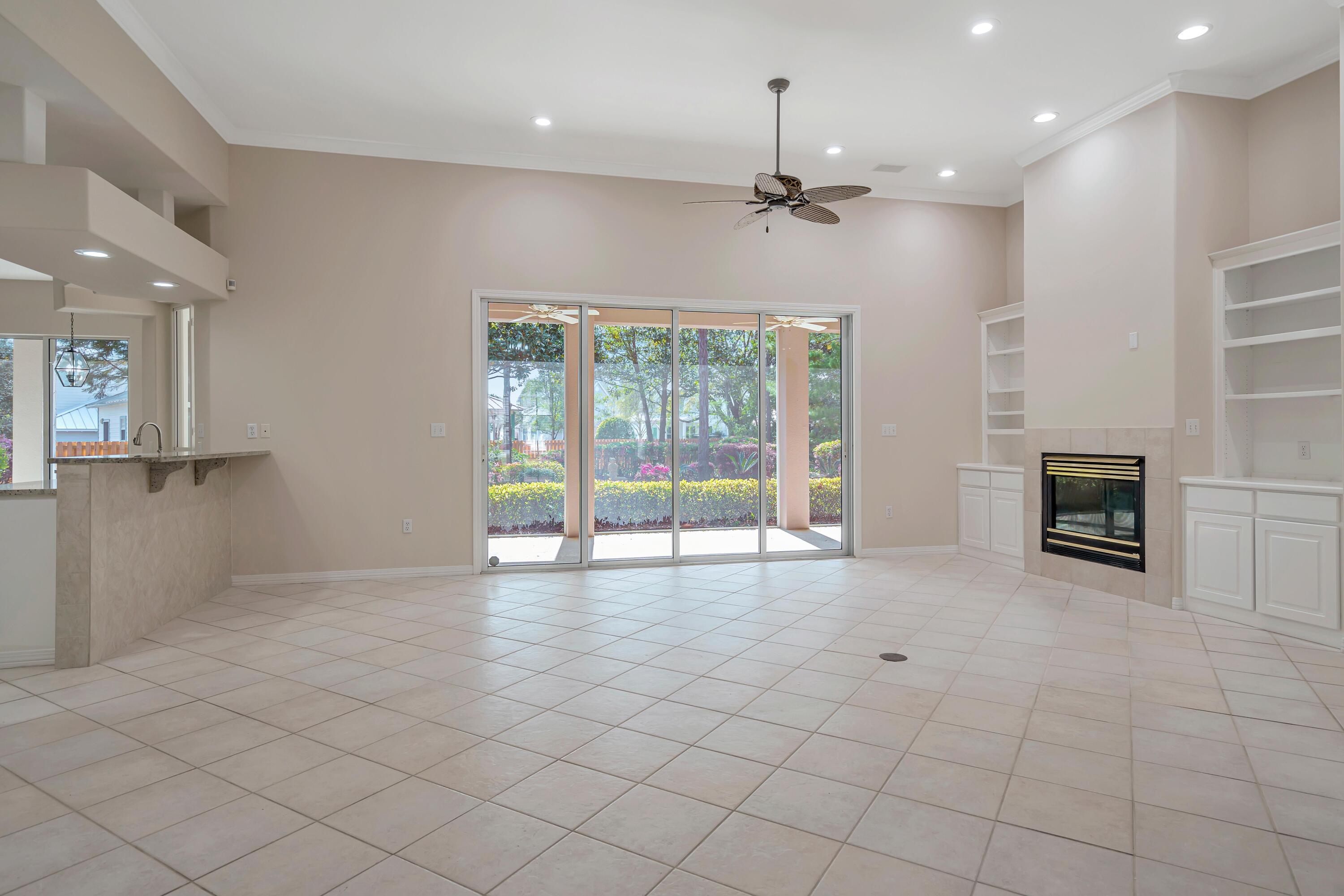 BAYTOWNE AVE EAST - Residential
