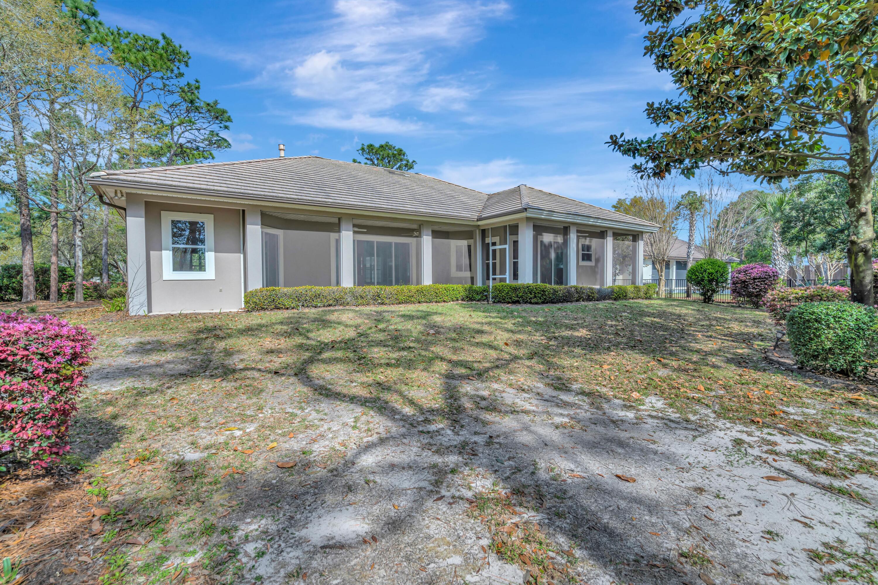 BAYTOWNE AVE EAST - Residential