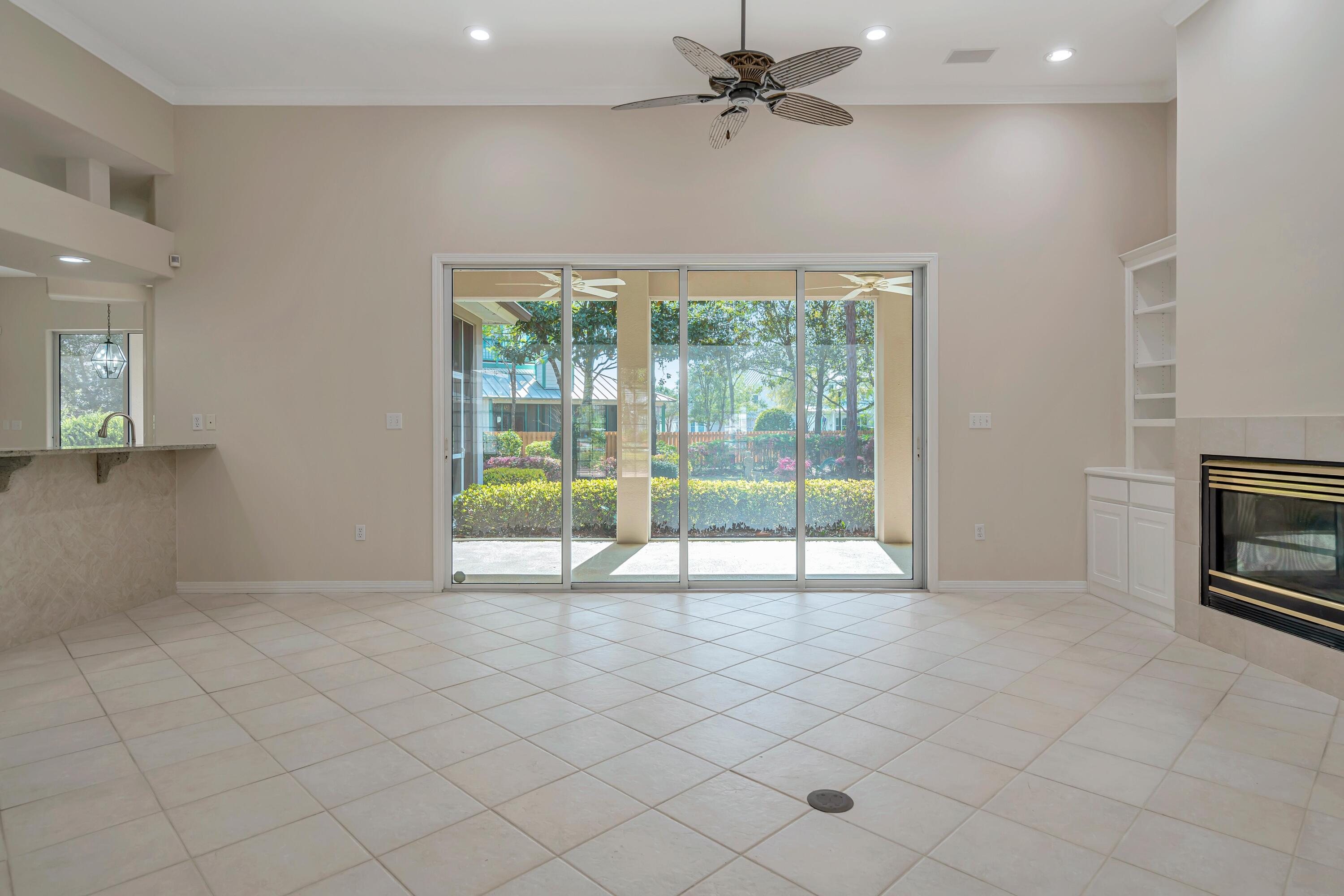 BAYTOWNE AVE EAST - Residential