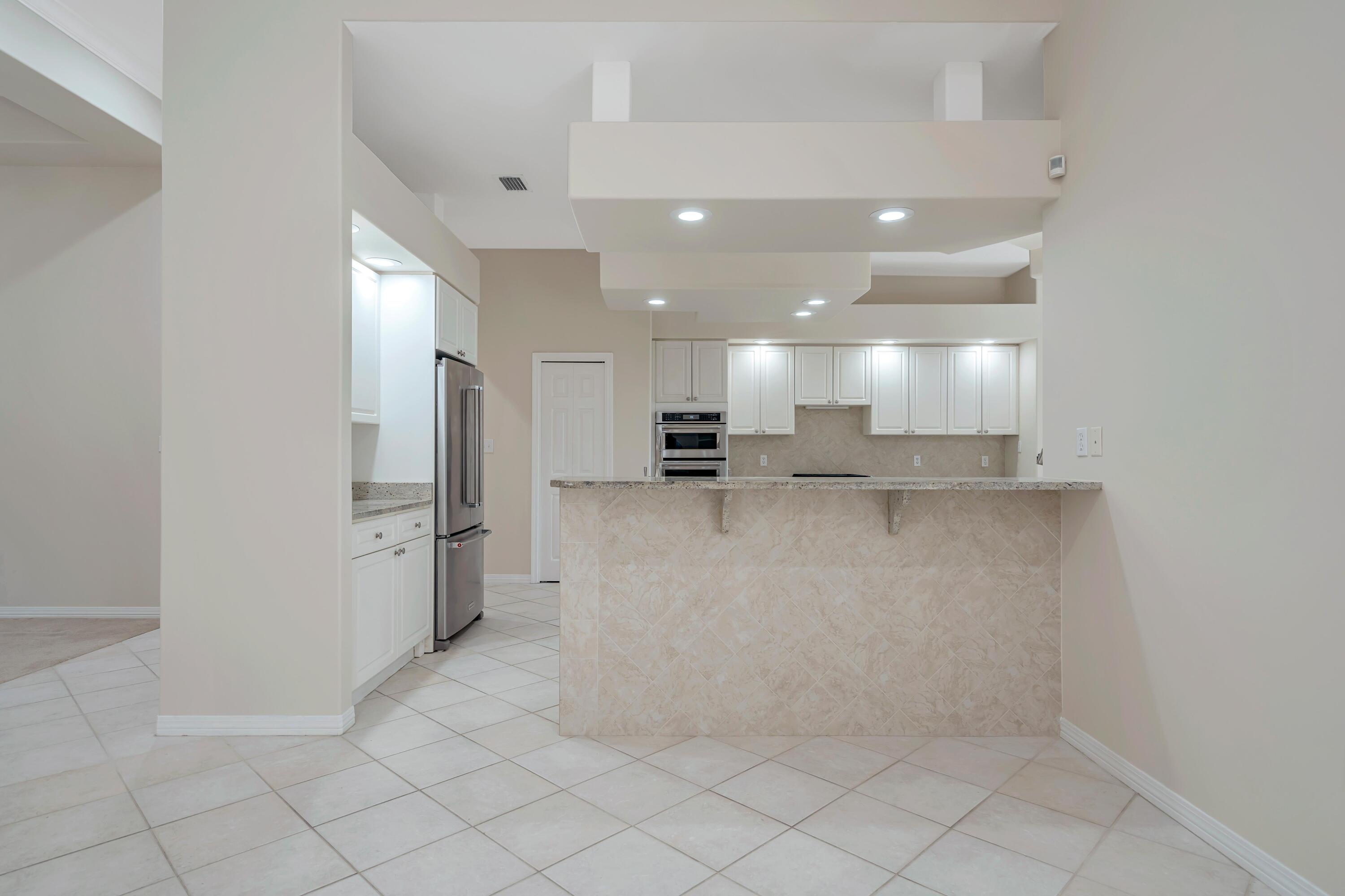 BAYTOWNE AVE EAST - Residential