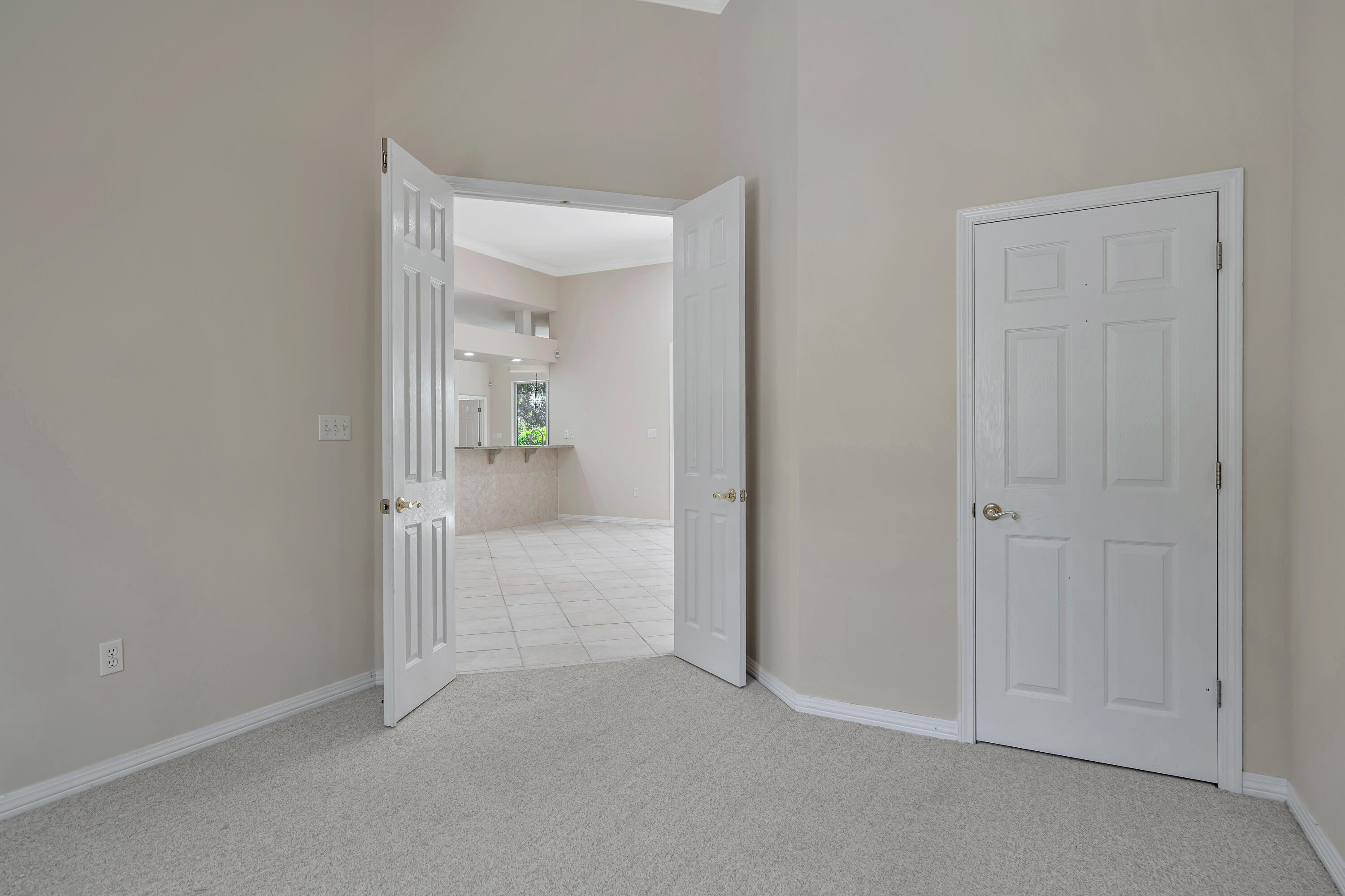 BAYTOWNE AVE EAST - Residential