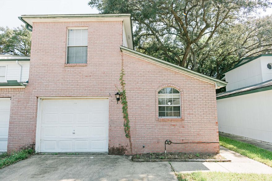 Brand new roof and carpet, ready to move in! This beautiful 3 bed/2.5 bath town house located conveniently between Hurlburt and Eglin. 7 minutes from Hurlburt and 15 from Eglin. Main level hosts a welcoming living room, a spacious eat-in kitchen with a large pantry, ample cabinet, and countertop space, including seating area on the peninsula. The main level also hosts a half bathroom, and the primary bedroom with private full bathroom. The upper-level features two bedrooms and another full bathroom. Brand new carpet and pad in all carpeted rooms. Very low maintenance yards, the rear yard offers a wood patio with a small, fenced yard for your pet(s) to do their business. The 1 car garage has plenty of shelf storage for all your storage needs.  All shopping, dining and entertainment is very close by as well! 3 minutes to Walmart, 14 minutes to downtown, and 25 minutes from Destin!
