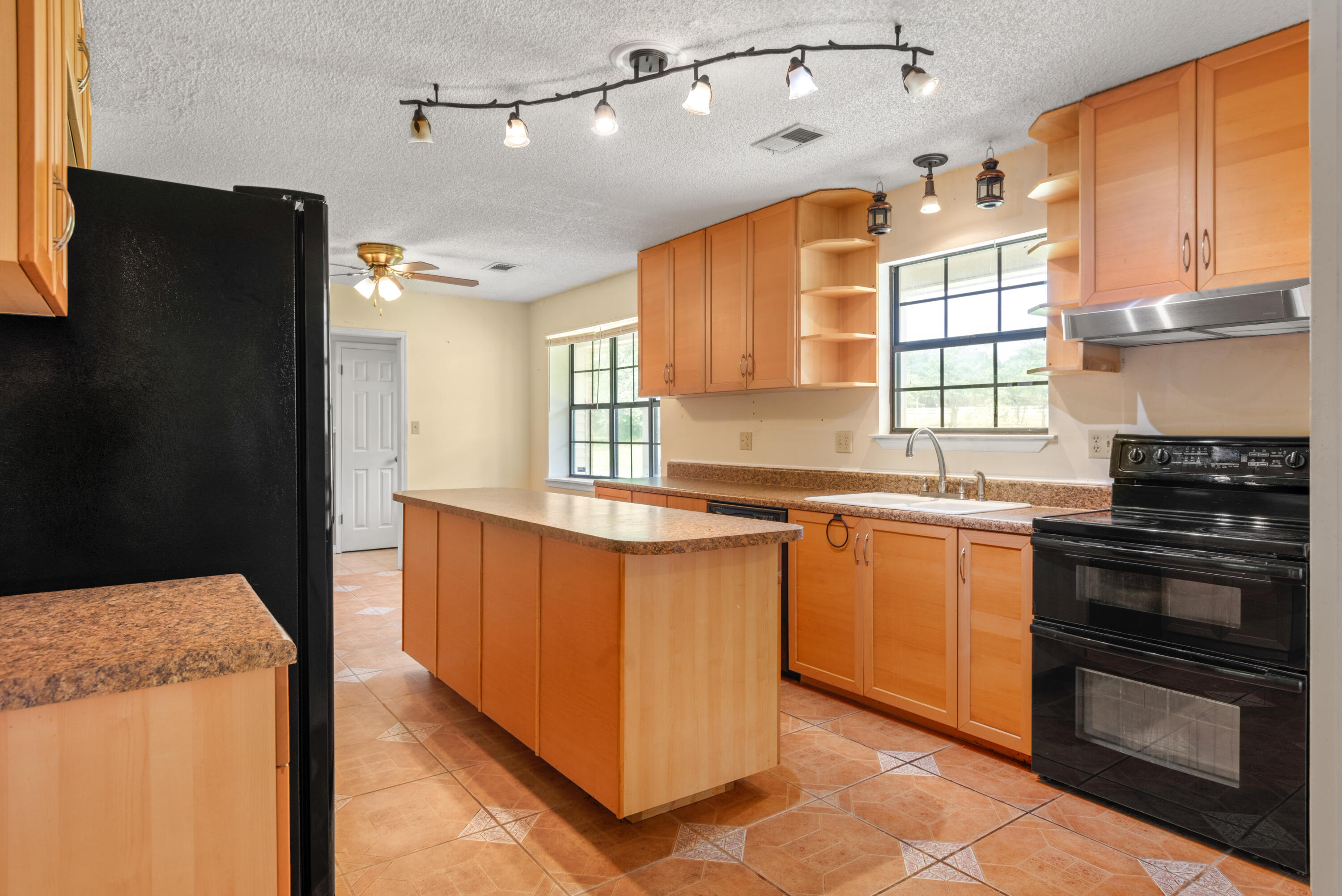 NO RECORDED SUBDIVISION - Residential