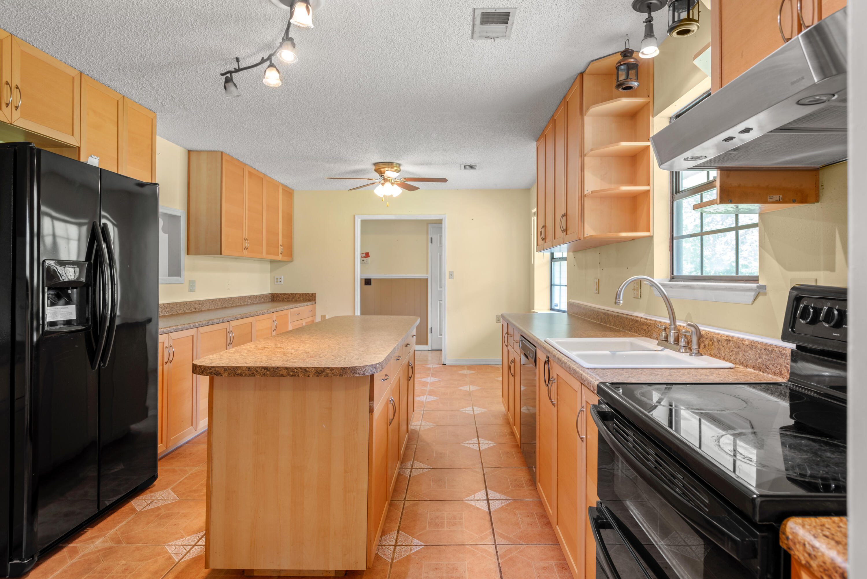 NO RECORDED SUBDIVISION - Residential