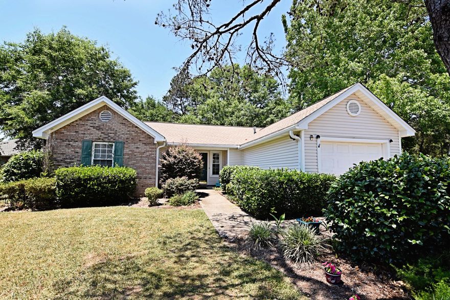 This 3BR 2BR home is on a large lot in the highly sought after neighborhood of Parkwood in Bluewater Bay. Roof, AC,Hot water heater, Refridgerator replaced in 2013. Dishwasher 2015 The home features vinyl wood flooring in the spacious living area, complete with a vaulted ceiling to make it feel even bigger! The kitchen opens up to a dining area with bay windows that look out on the large fenced in back yard.This a split floor plan with the master suite featuring a vaulted ceiling and large master bath with double vanity. The additional bedrooms are nicely sized with a shower/tub combo in the adjoining bathroom.This home is in an incredible location with one of the largest lots in the subdivision and will not last long! Give us a call to schedule your showing today.