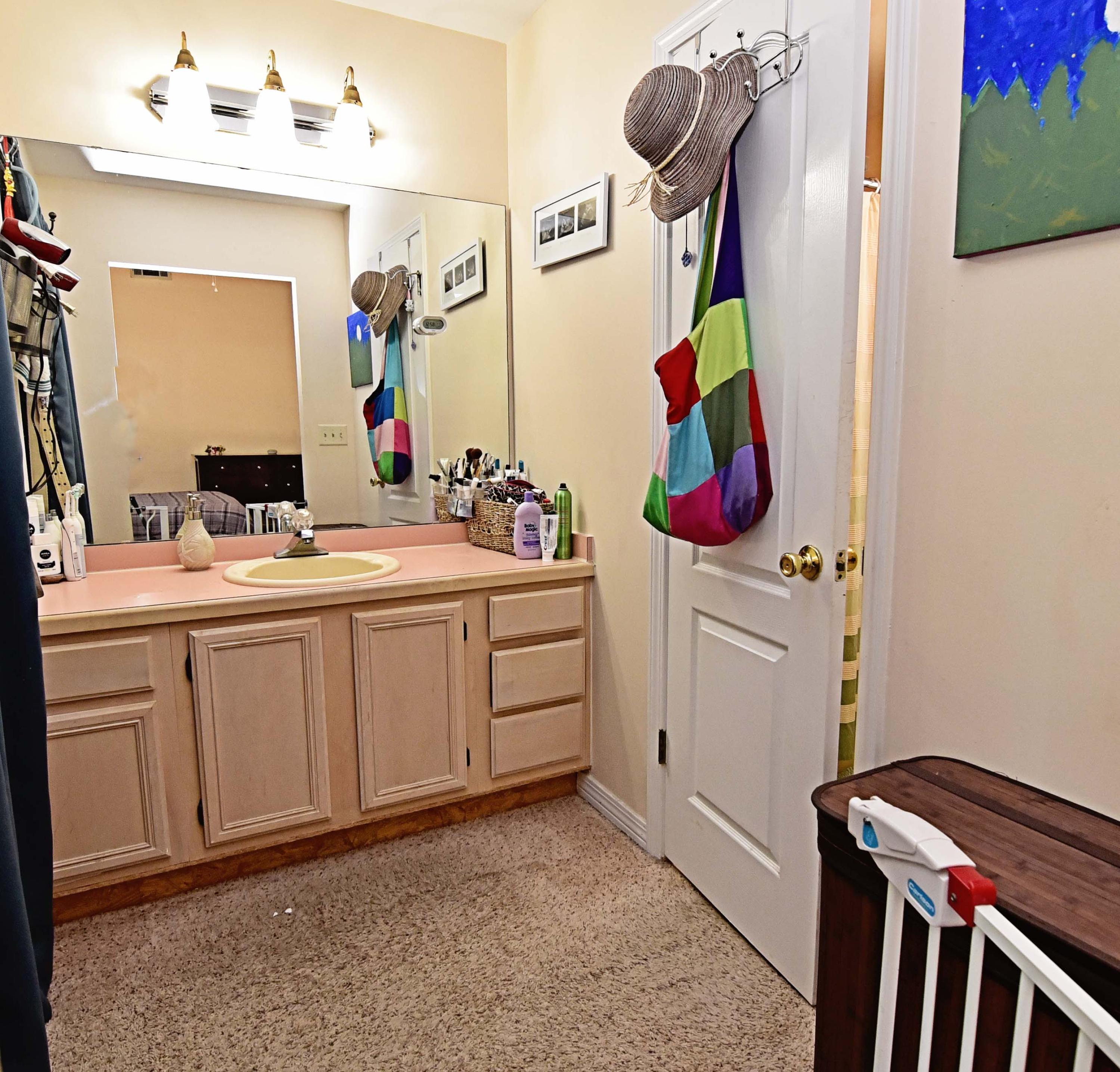 PARKWOOD AT B/B UNIT 17 - Residential