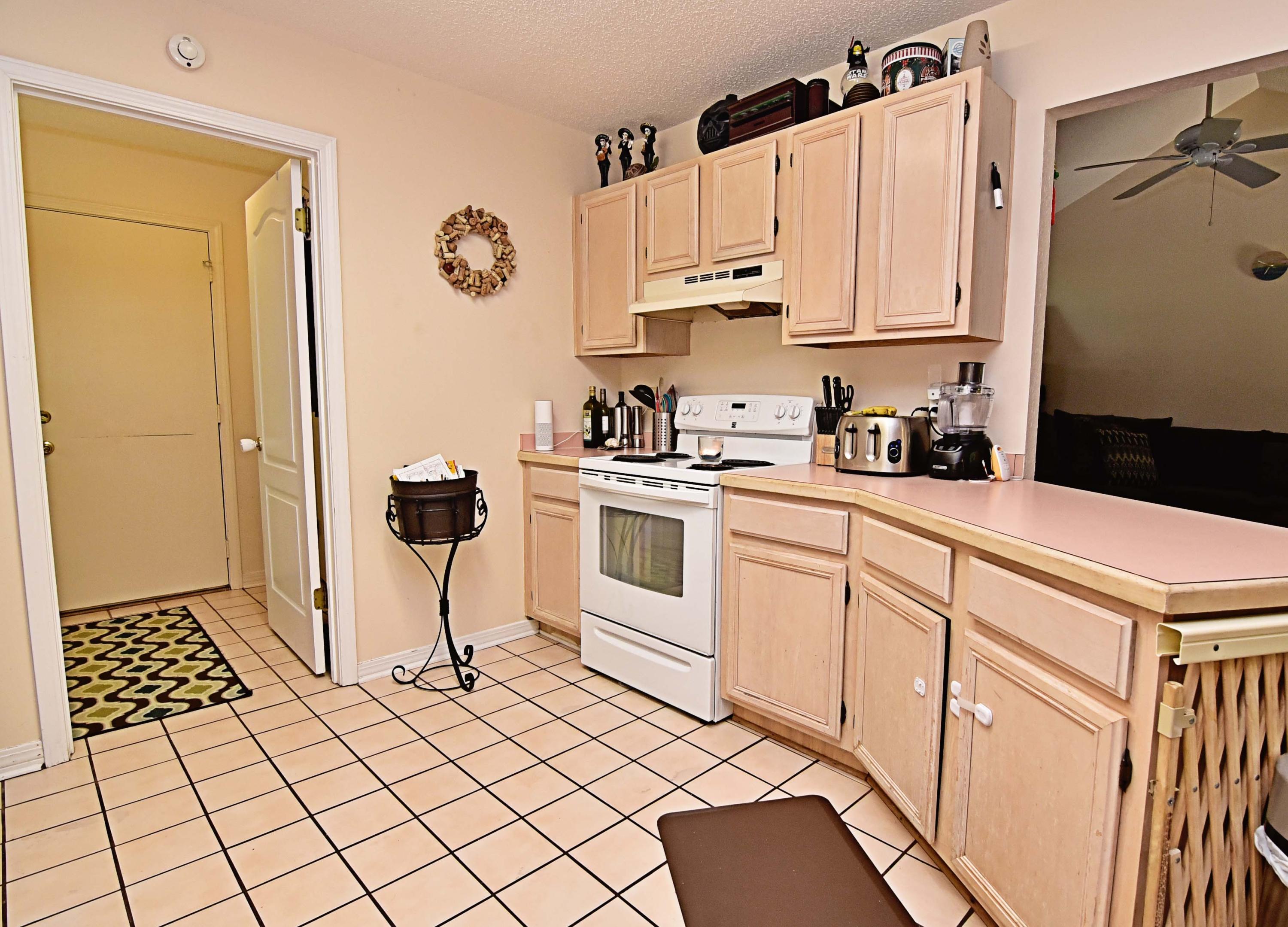 PARKWOOD AT B/B UNIT 17 - Residential