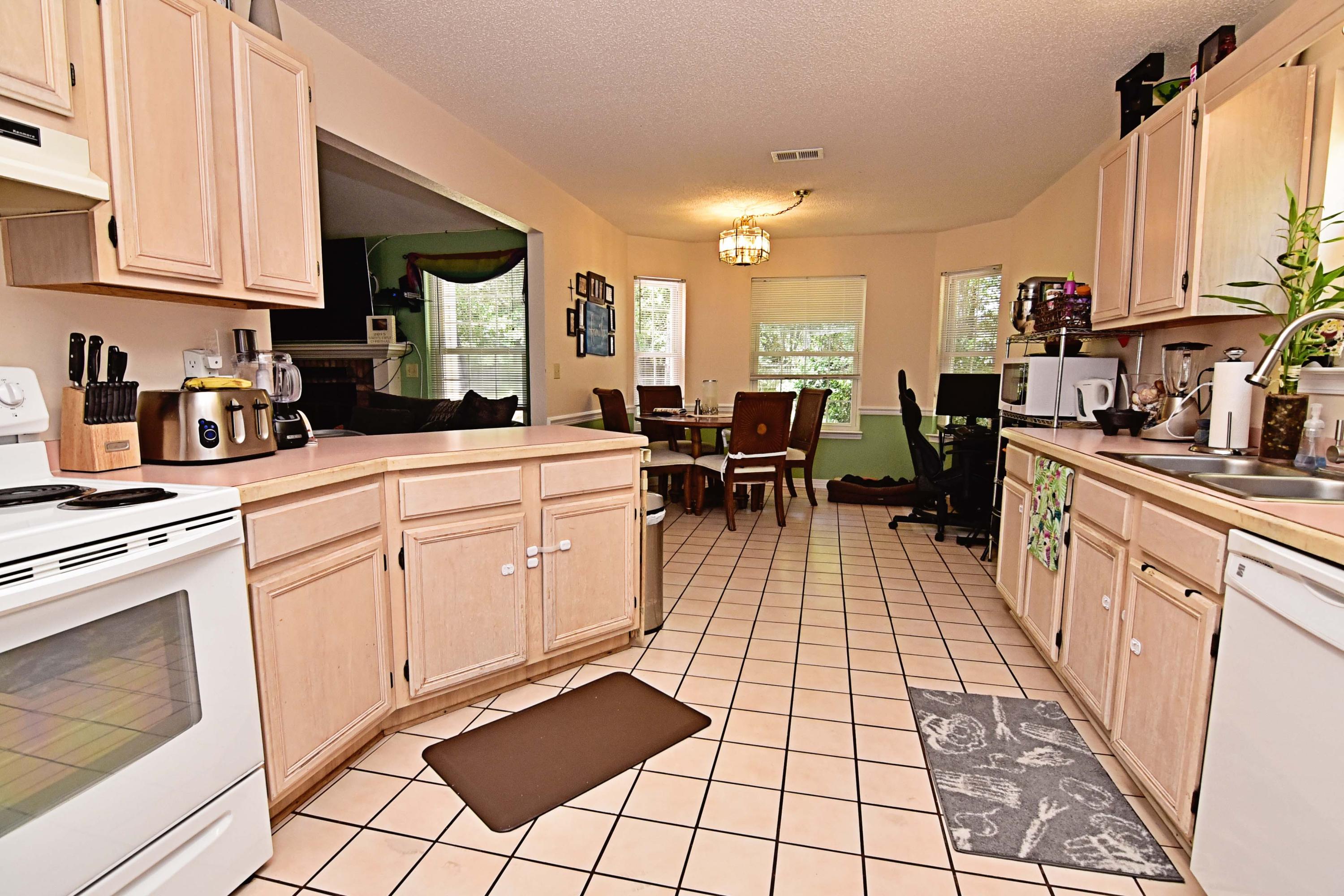 PARKWOOD AT B/B UNIT 17 - Residential