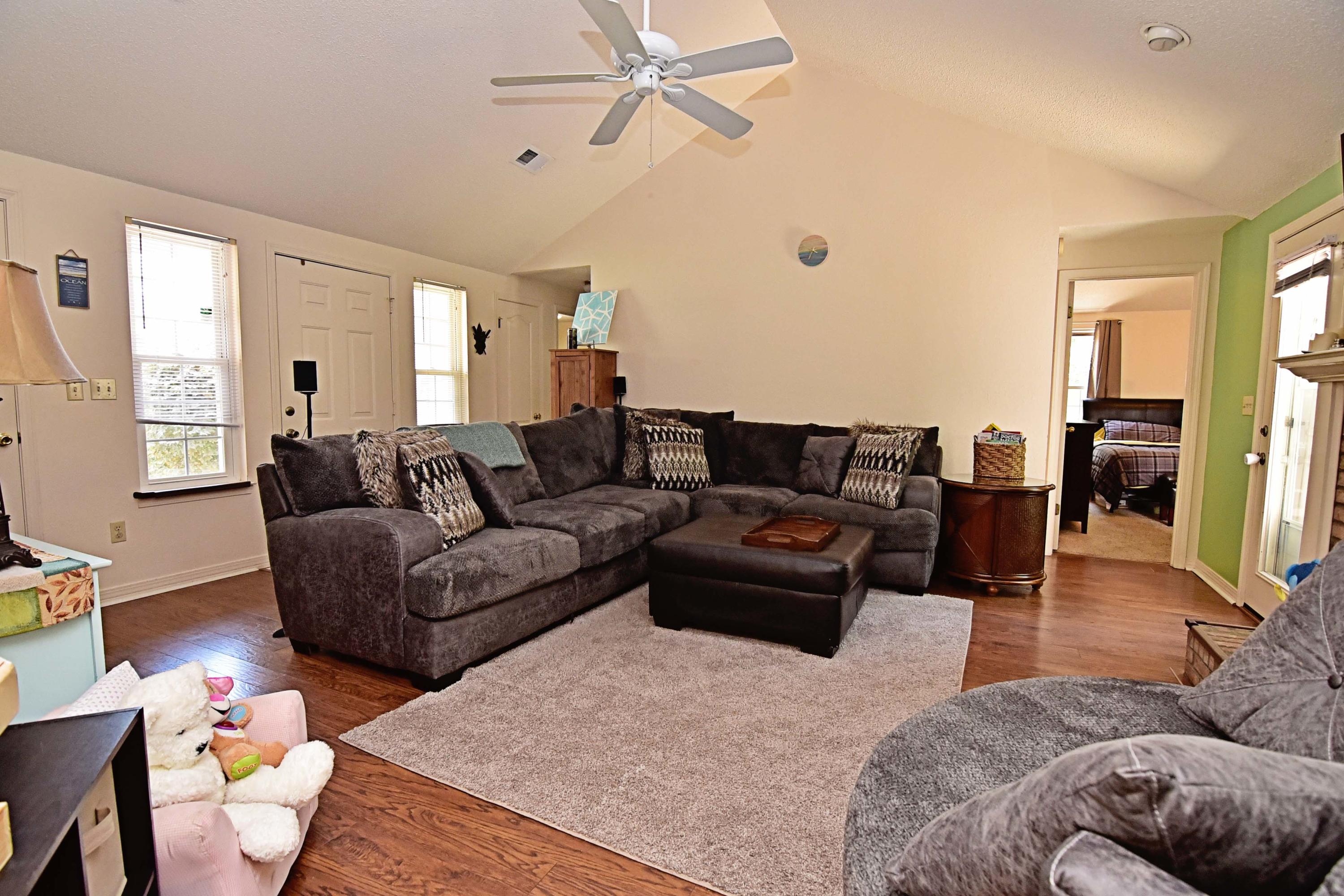 PARKWOOD AT B/B UNIT 17 - Residential