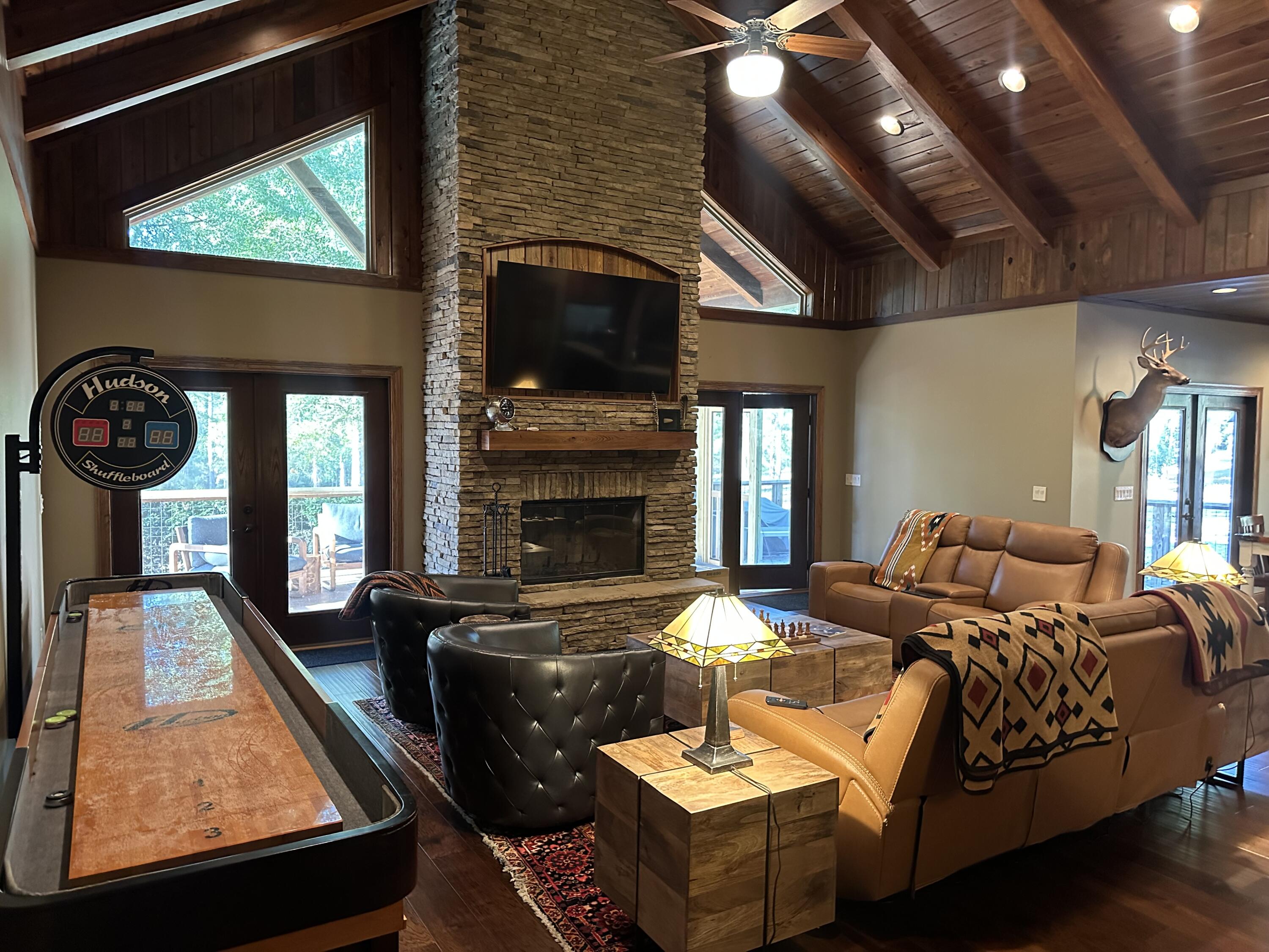 WALTON PLANTATION - Residential