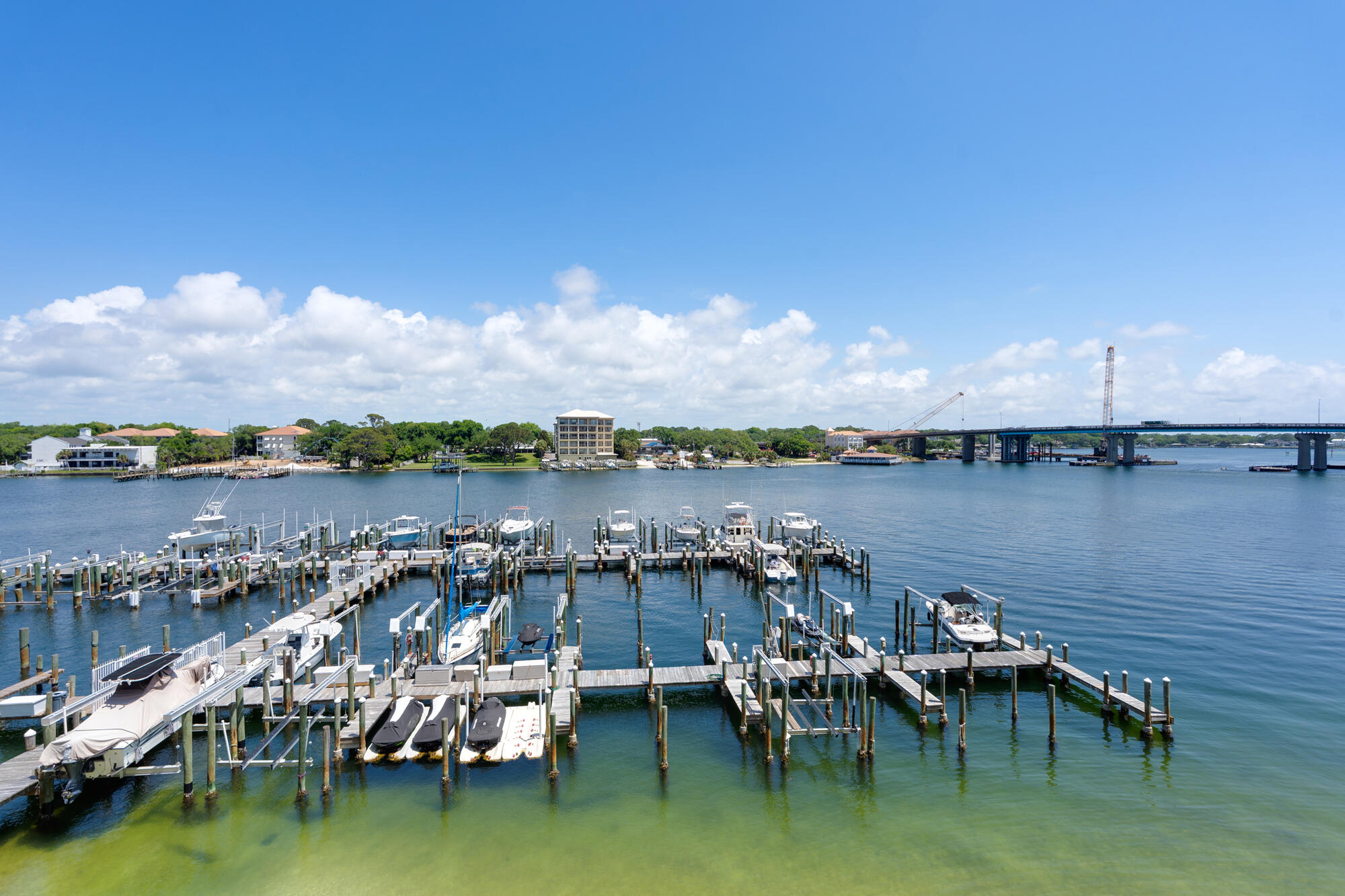 PALM COURT YACHT CLUB - Residential
