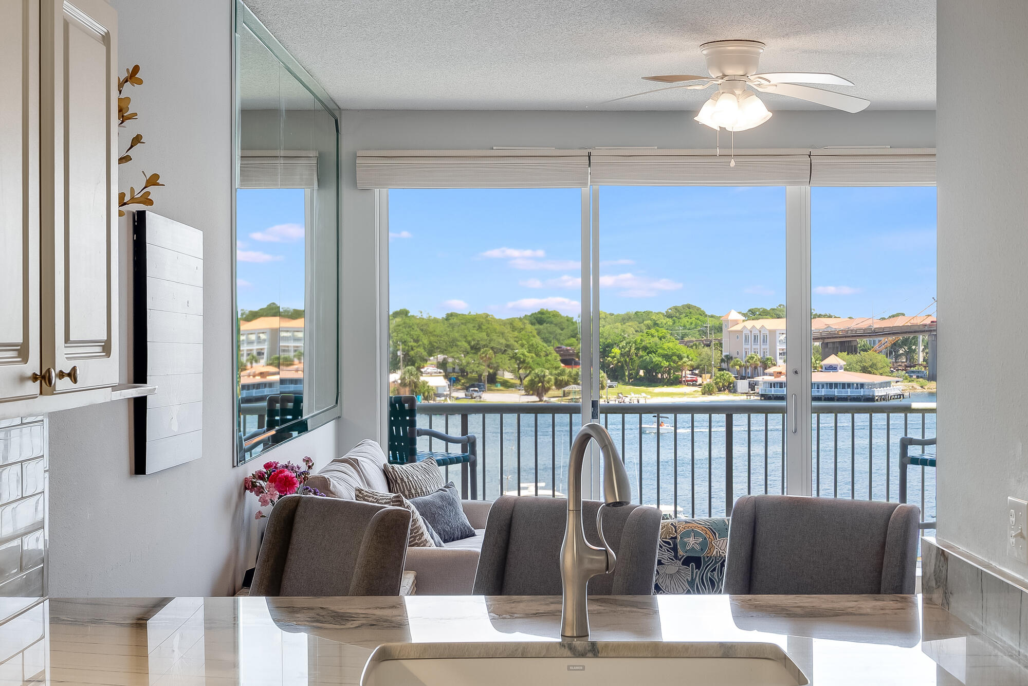 PALM COURT YACHT CLUB - Residential