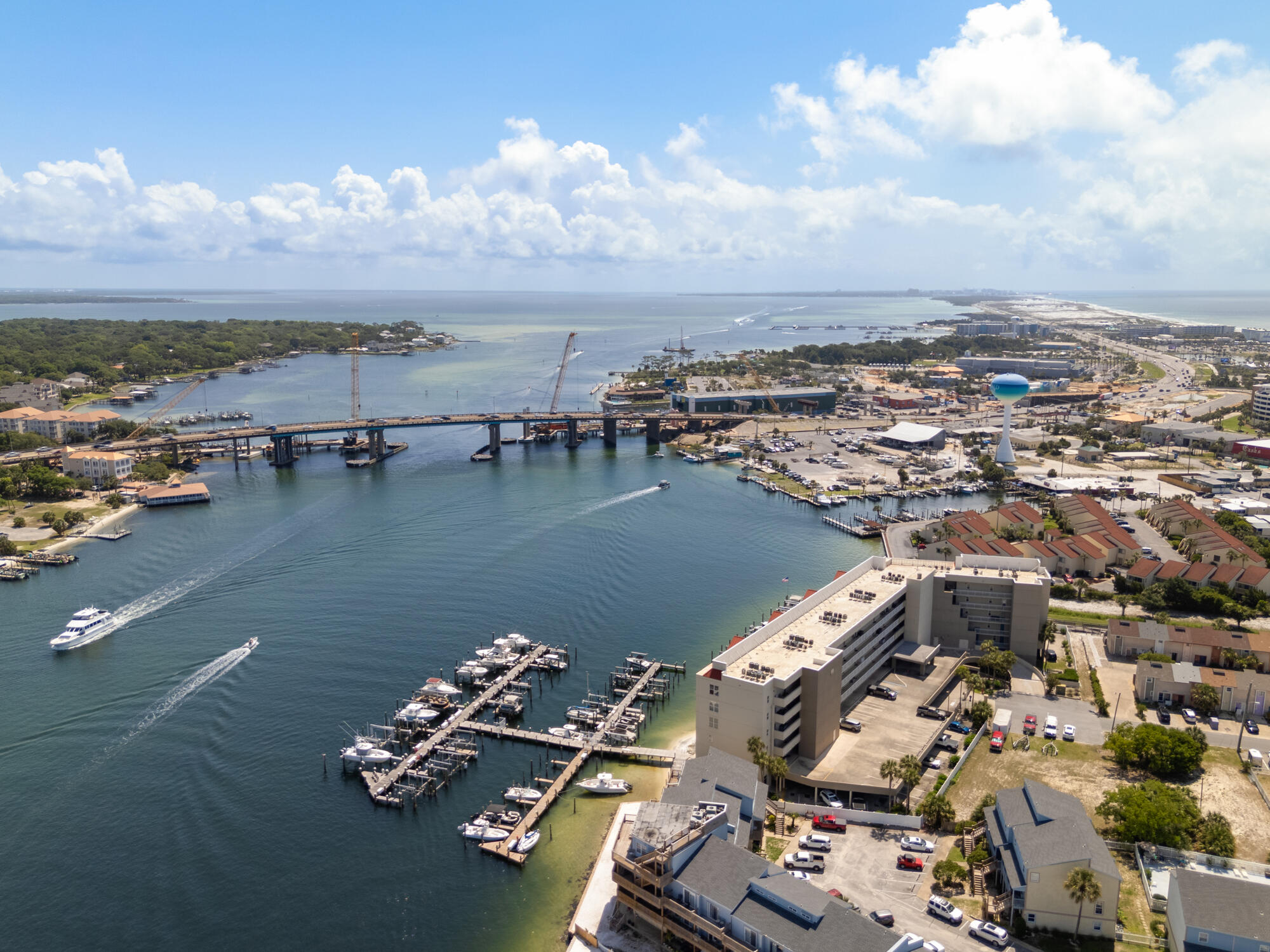 PALM COURT YACHT CLUB - Residential