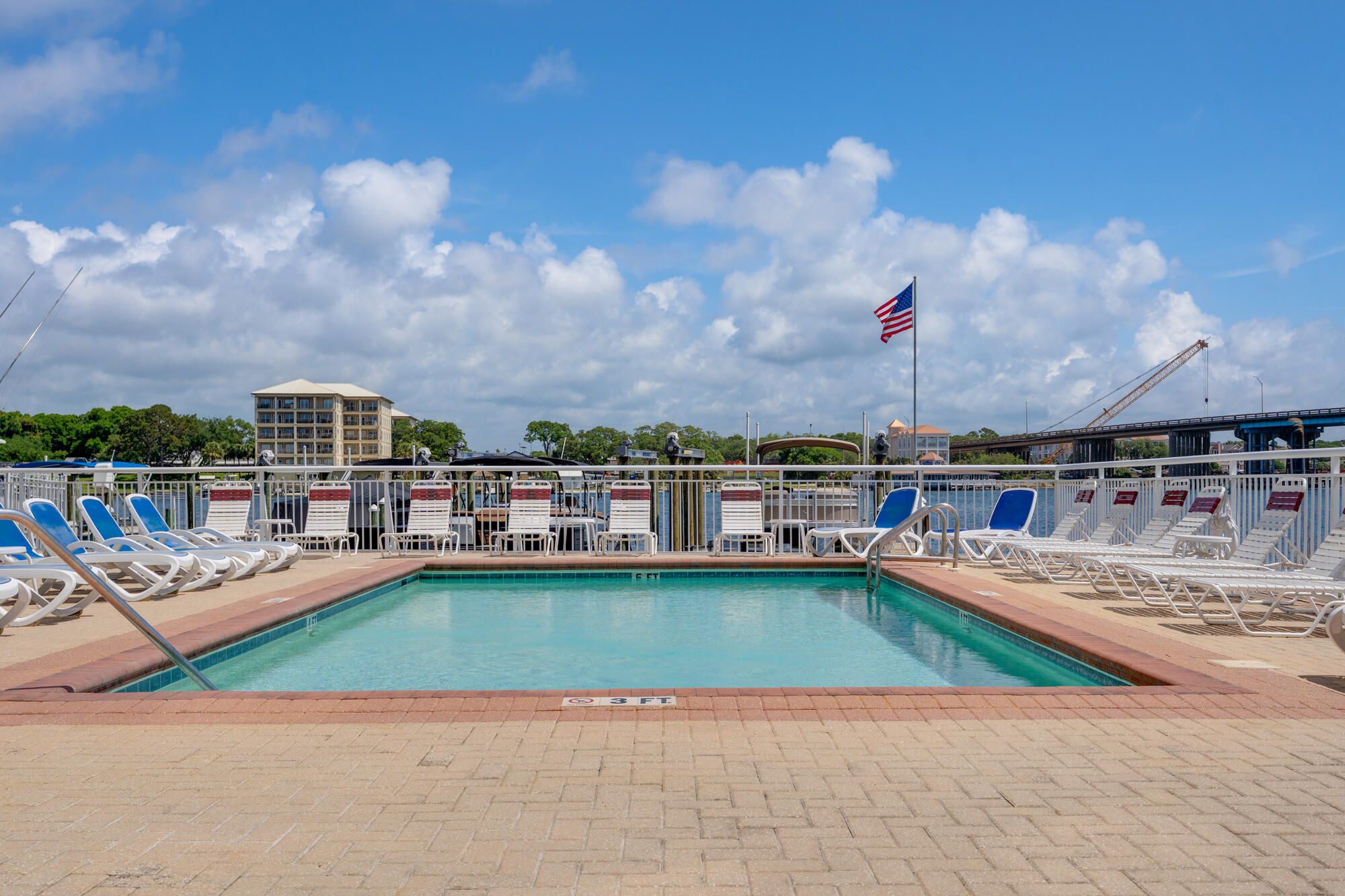PALM COURT YACHT CLUB - Residential