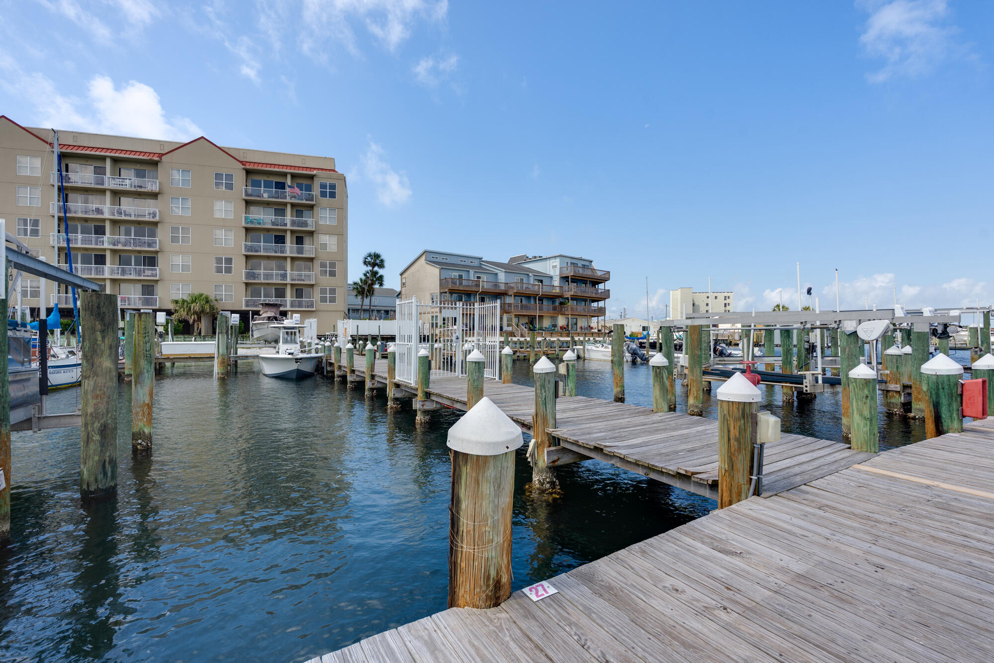 PALM COURT YACHT CLUB - Residential