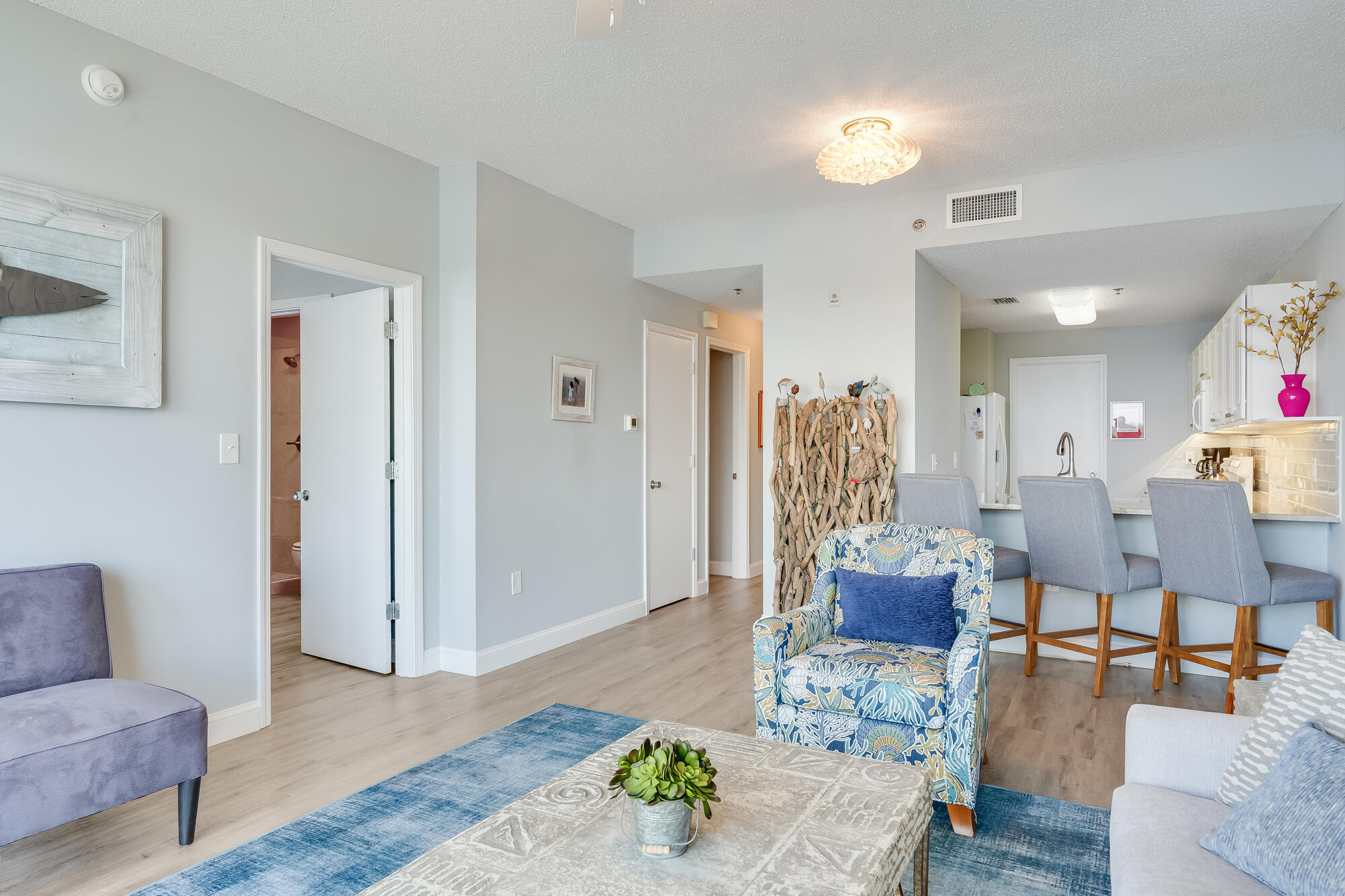 PALM COURT YACHT CLUB - Residential