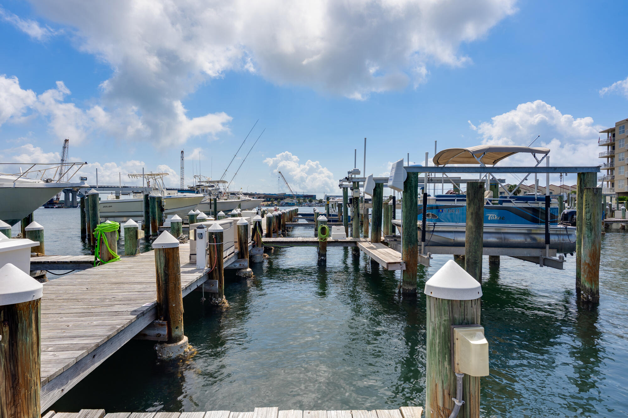 PALM COURT YACHT CLUB - Residential