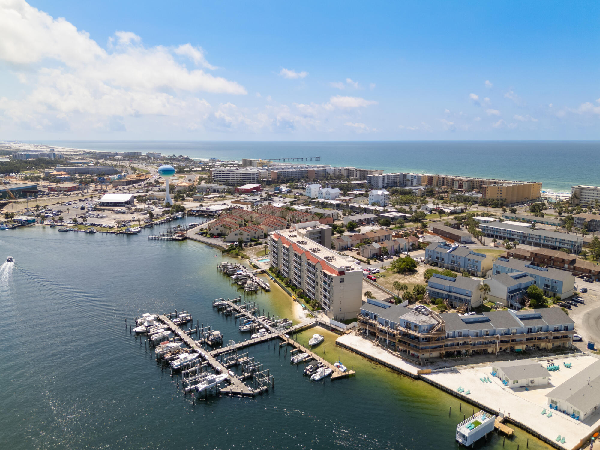 PALM COURT YACHT CLUB - Residential