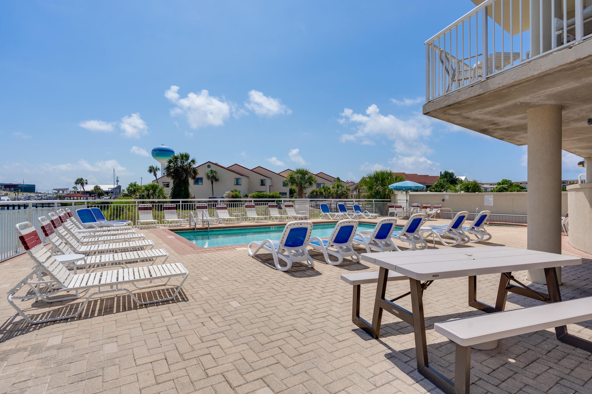 PALM COURT YACHT CLUB - Residential
