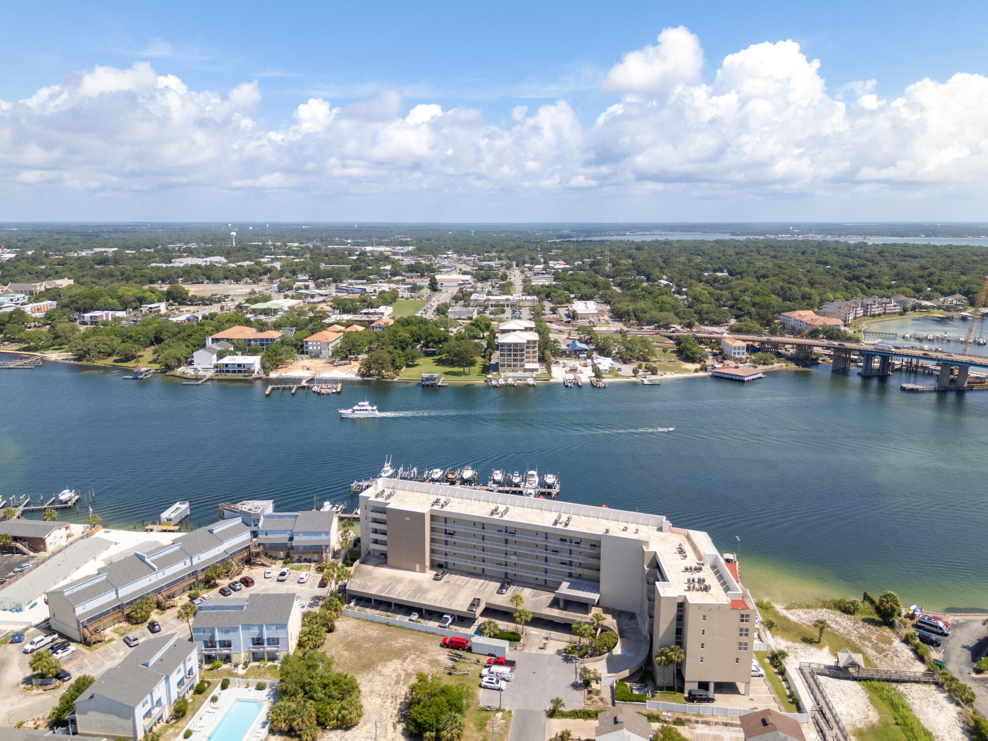 PALM COURT YACHT CLUB - Residential