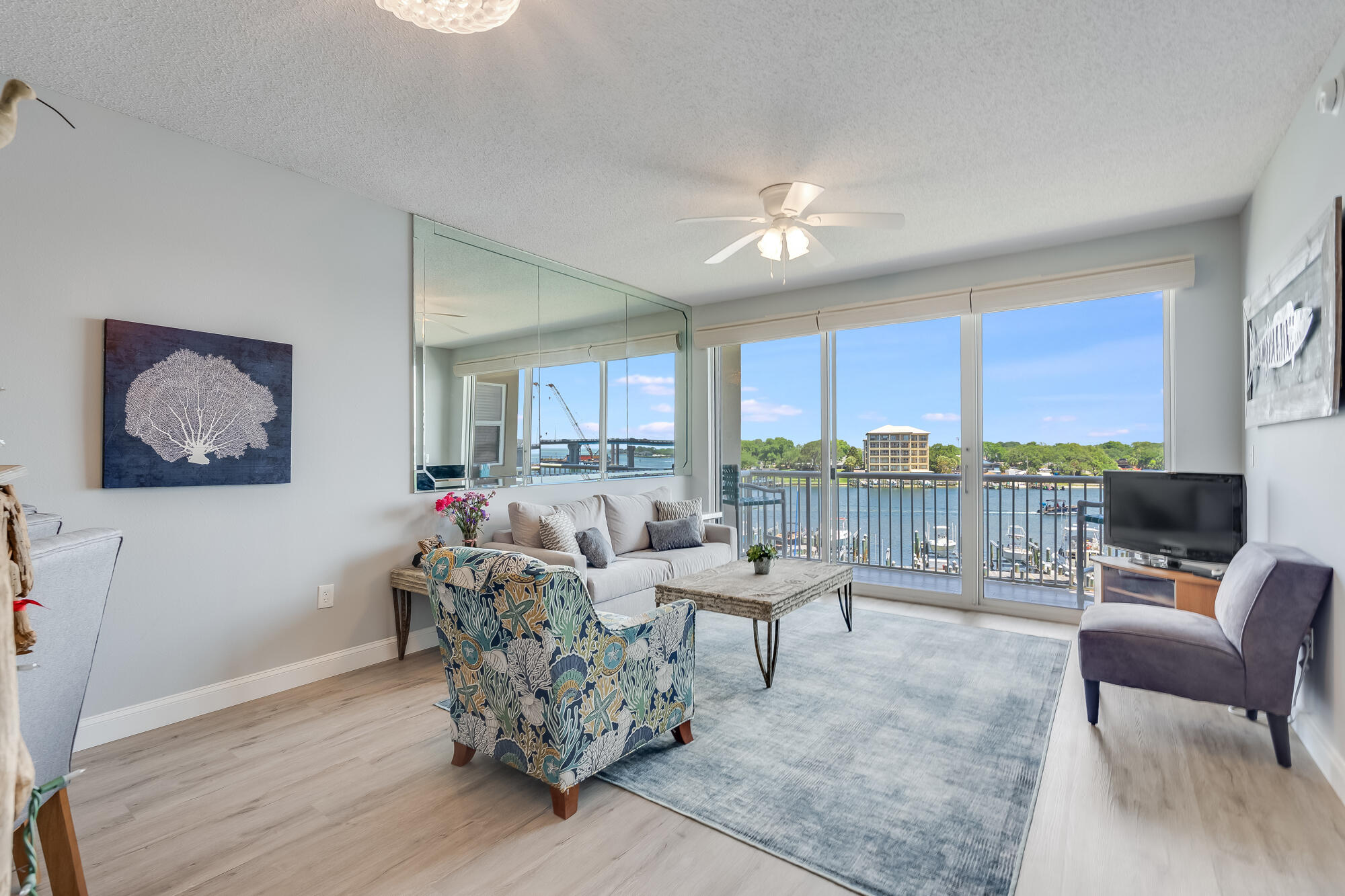 PALM COURT YACHT CLUB - Residential