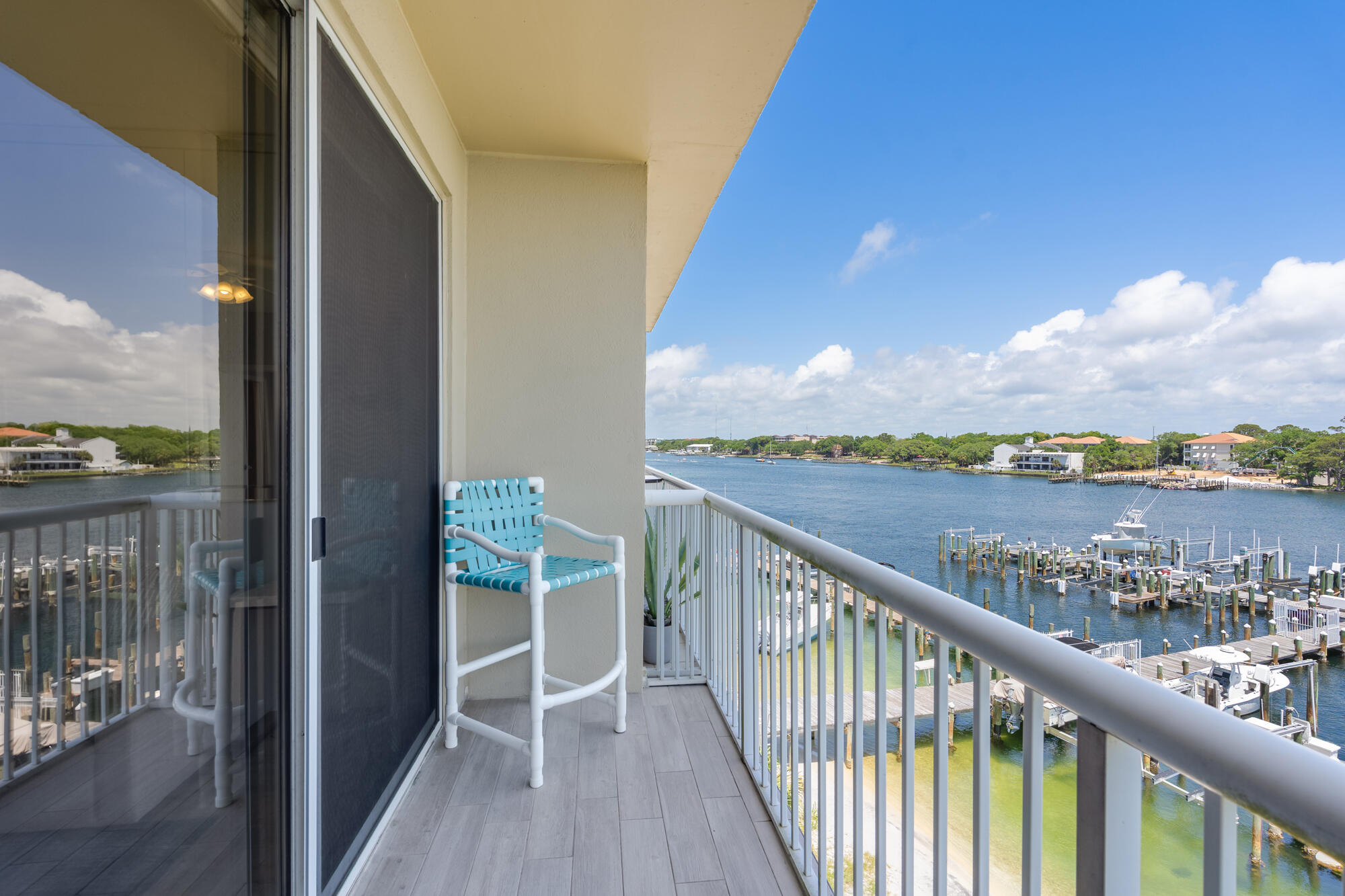 PALM COURT YACHT CLUB - Residential