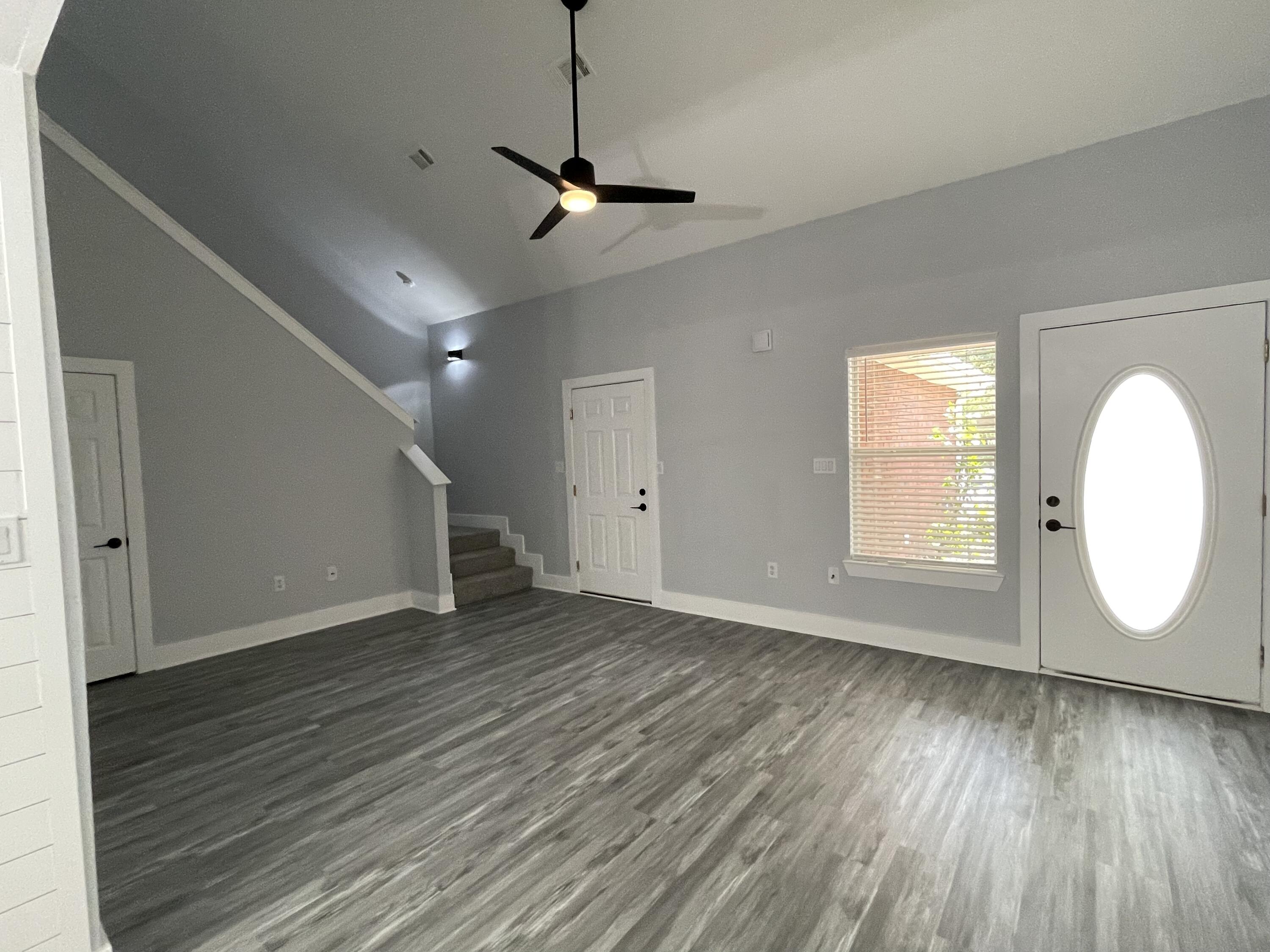 QUAIL HOLLOW T/H - Residential