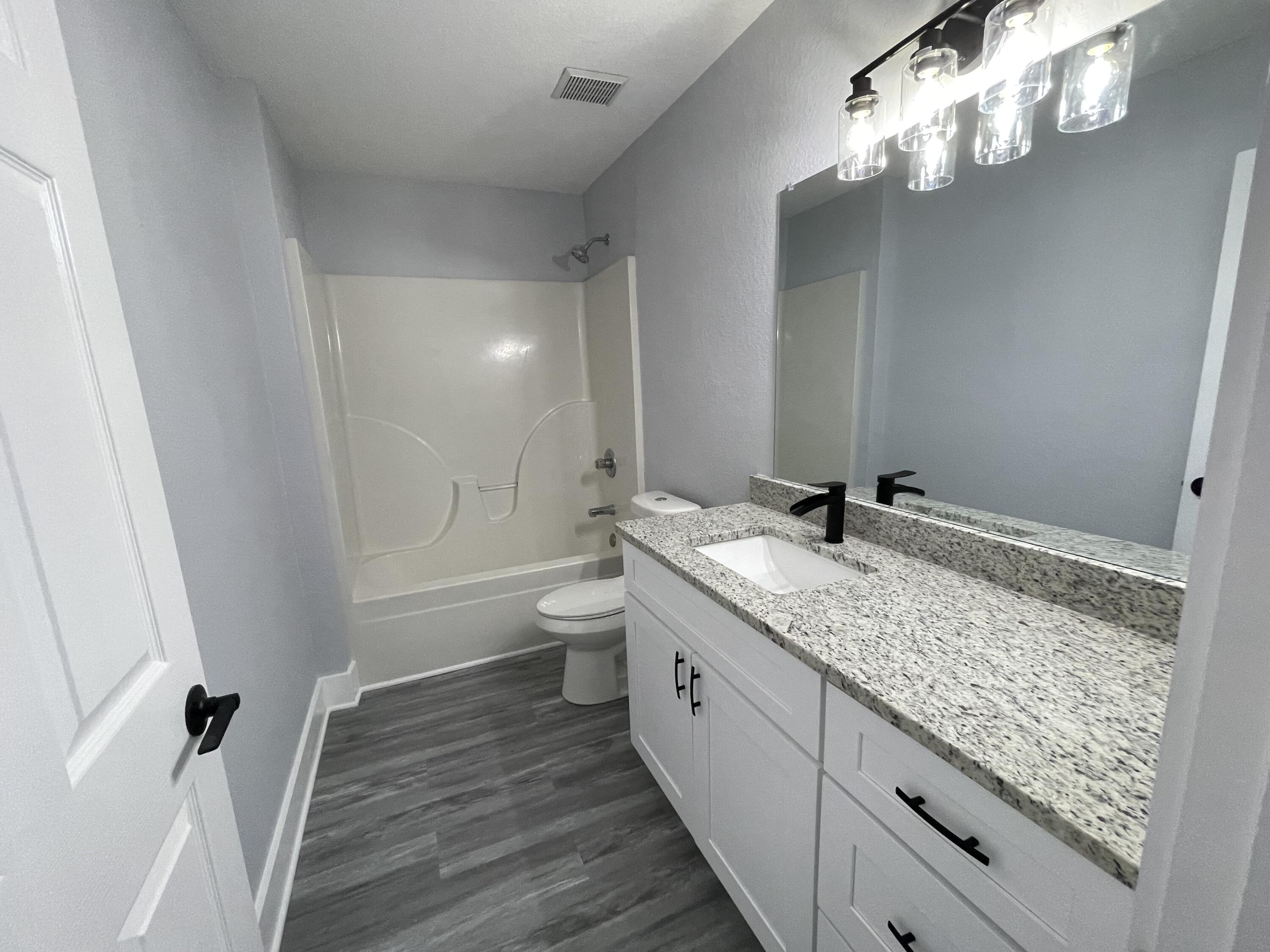 QUAIL HOLLOW T/H - Residential