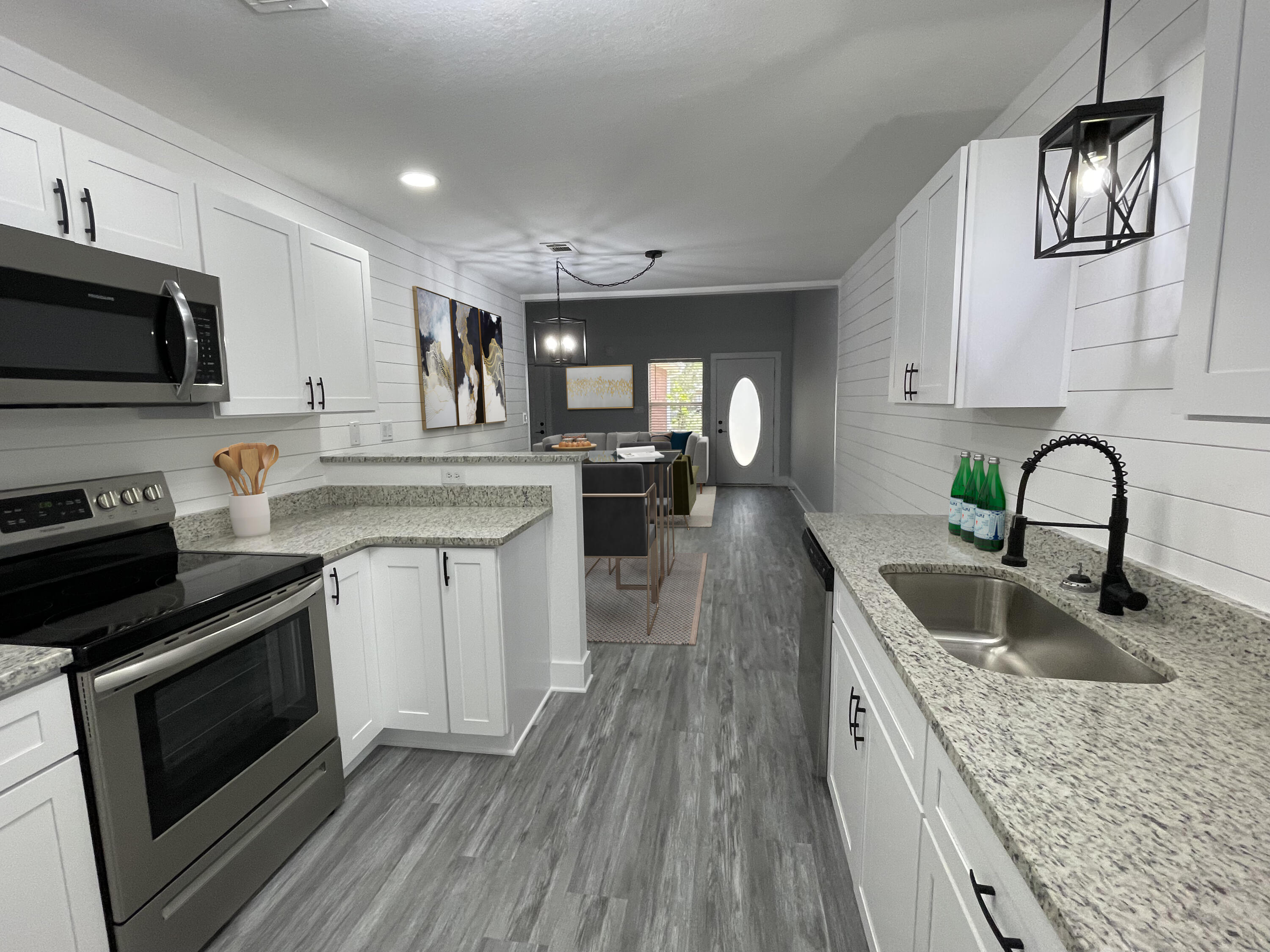 QUAIL HOLLOW T/H - Residential
