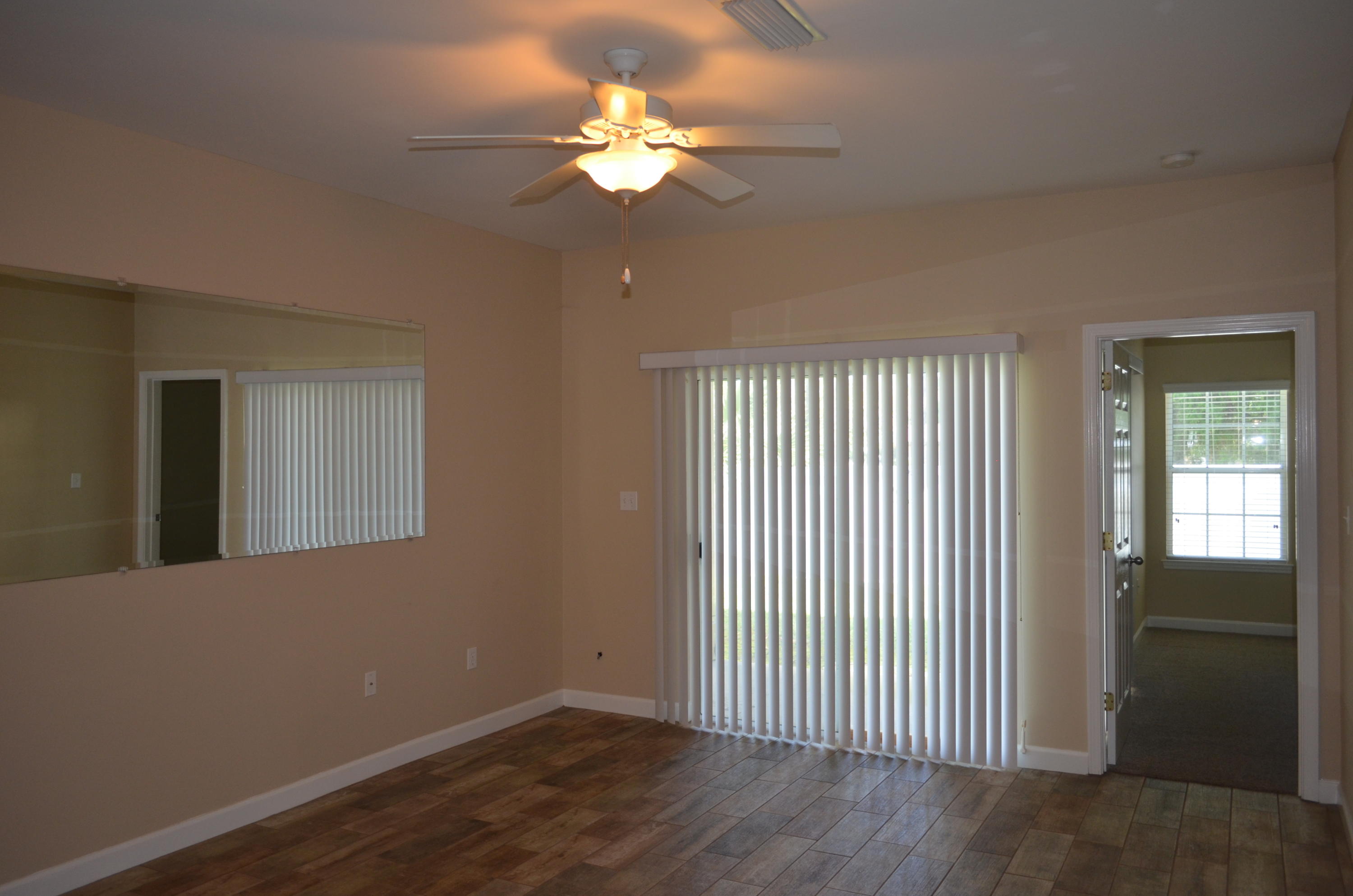 CARONDOLET - Residential Lease