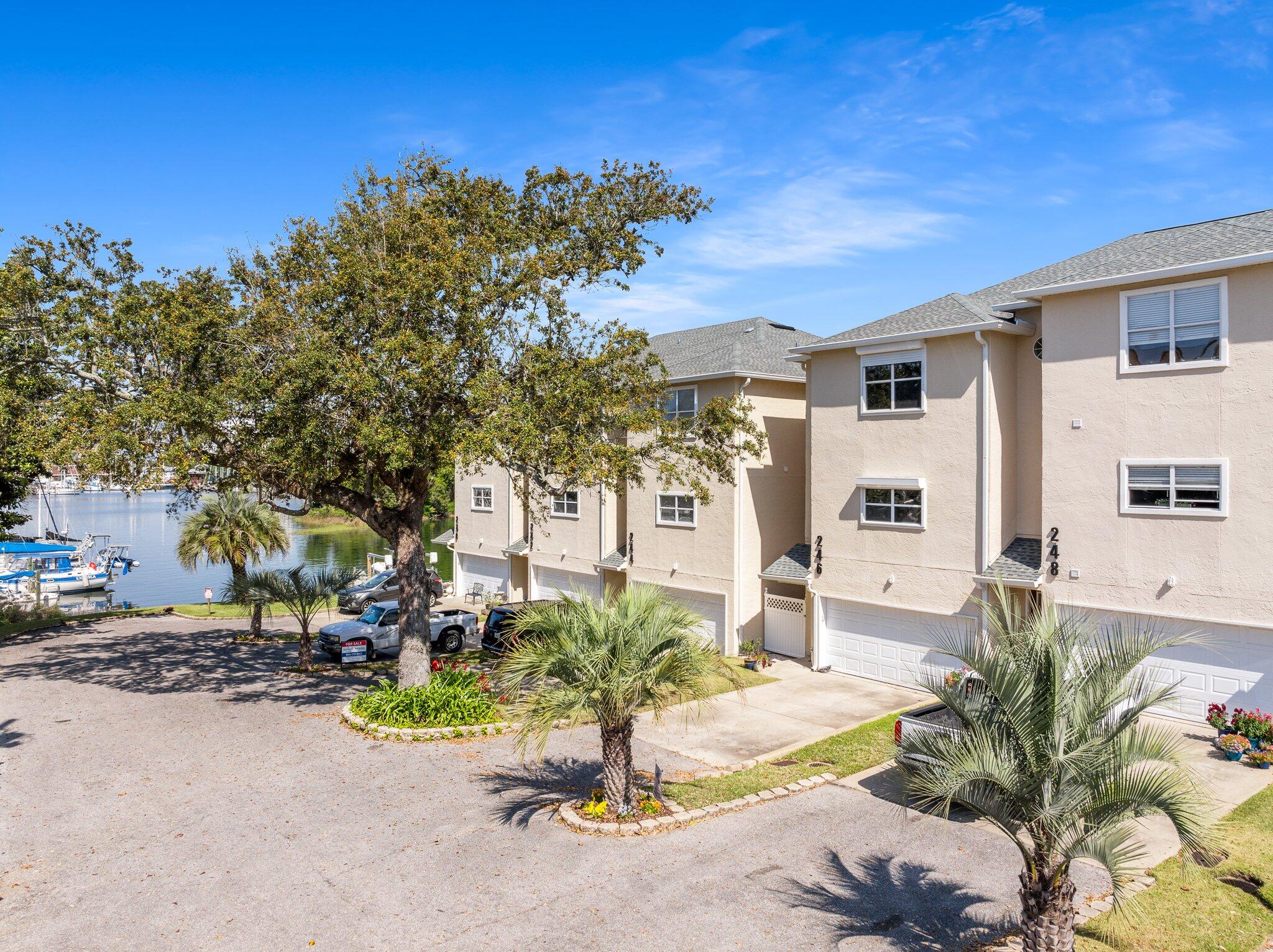 Massalina Bayou Townhouses - Residential