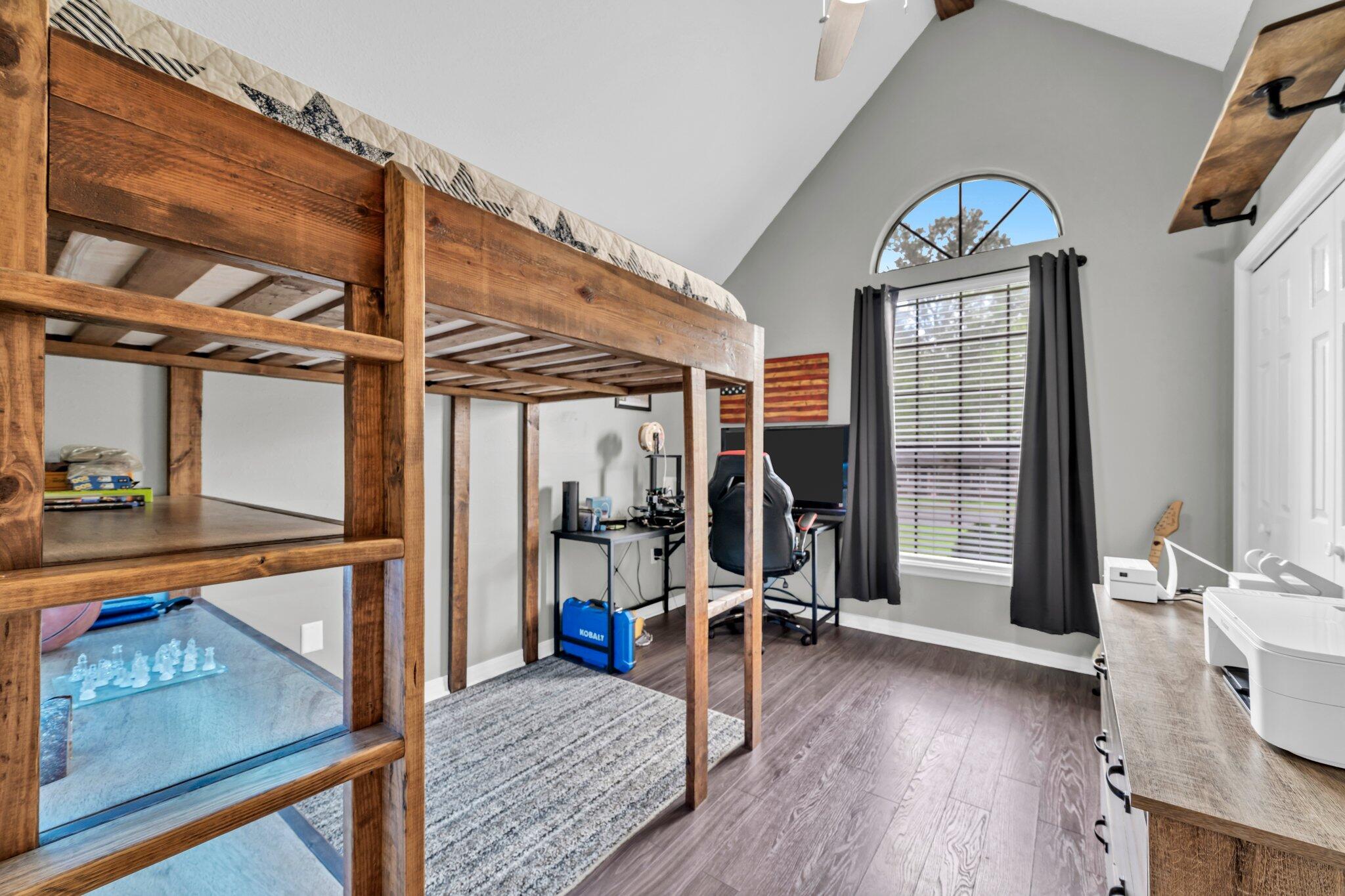 CREEKSIDE 4 - Residential