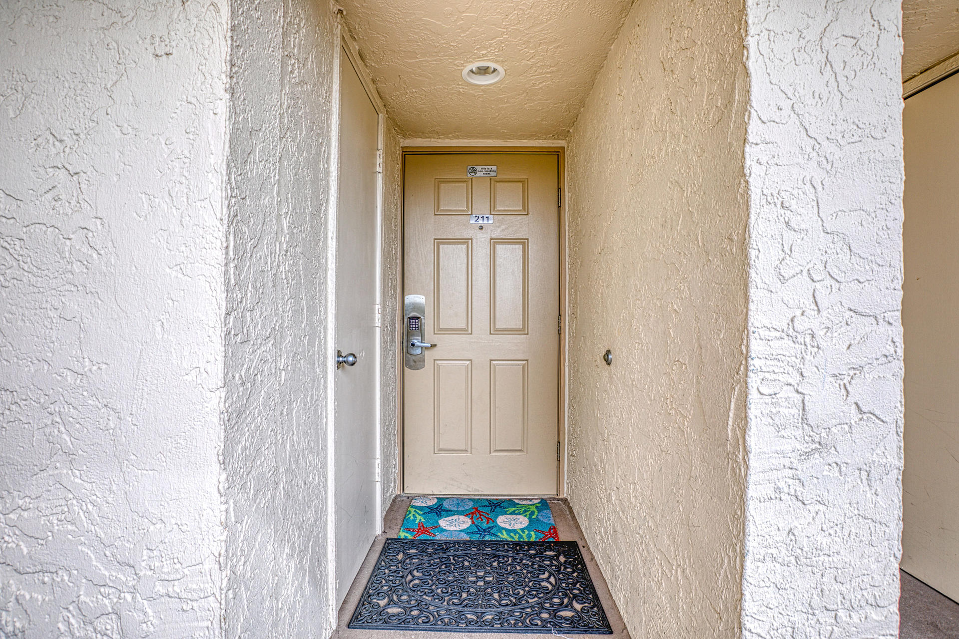 HOLIDAY SURF & RACQUET CLUB - Residential