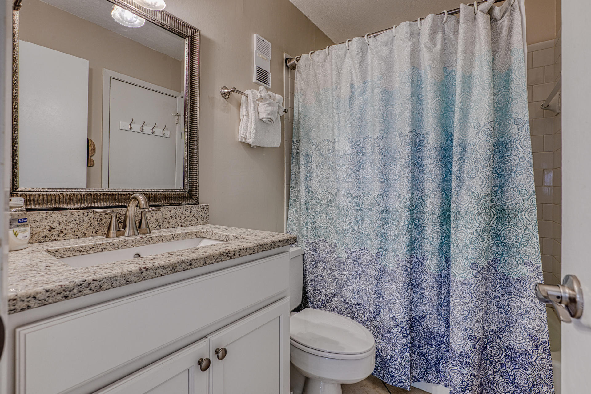 HOLIDAY SURF & RACQUET CLUB - Residential