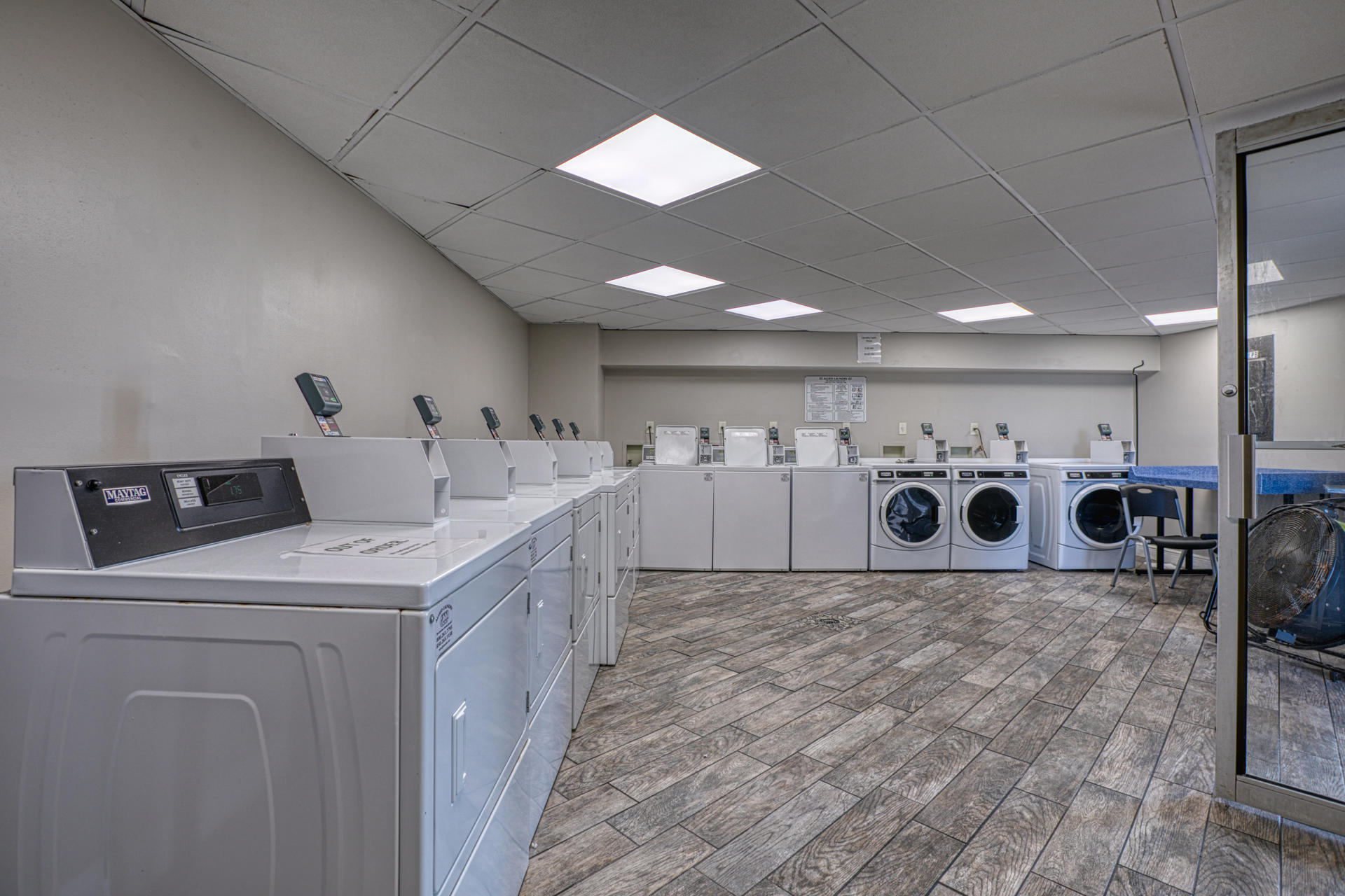 HOLIDAY SURF & RACQUET CLUB - Residential