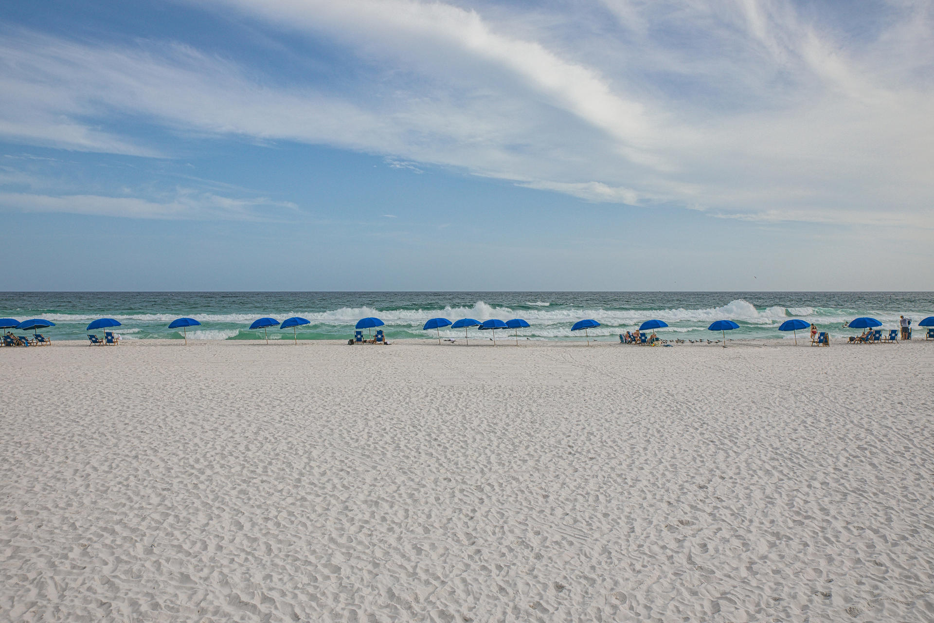 HOLIDAY SURF & RACQUET CLUB - Residential