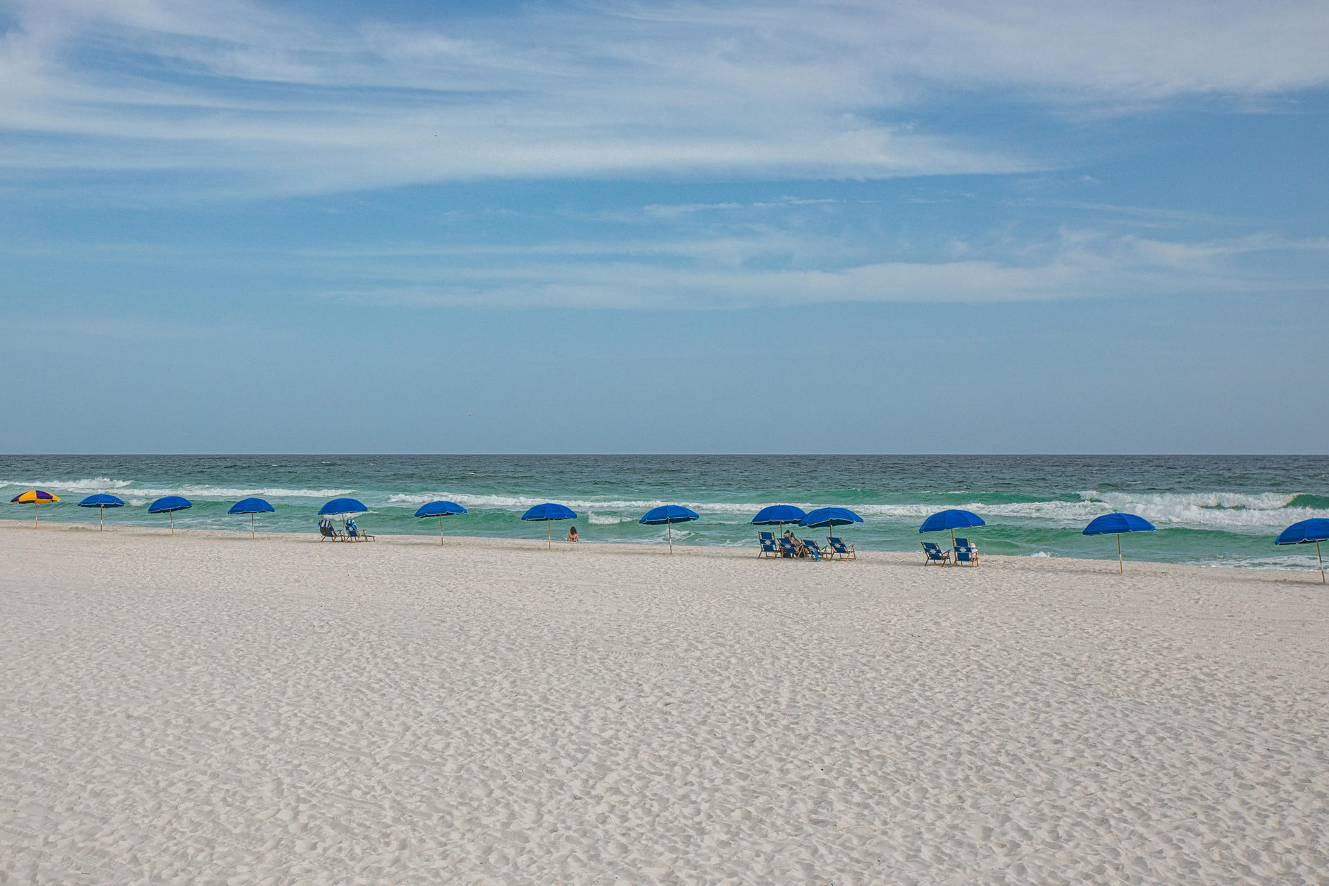 HOLIDAY SURF & RACQUET CLUB - Residential