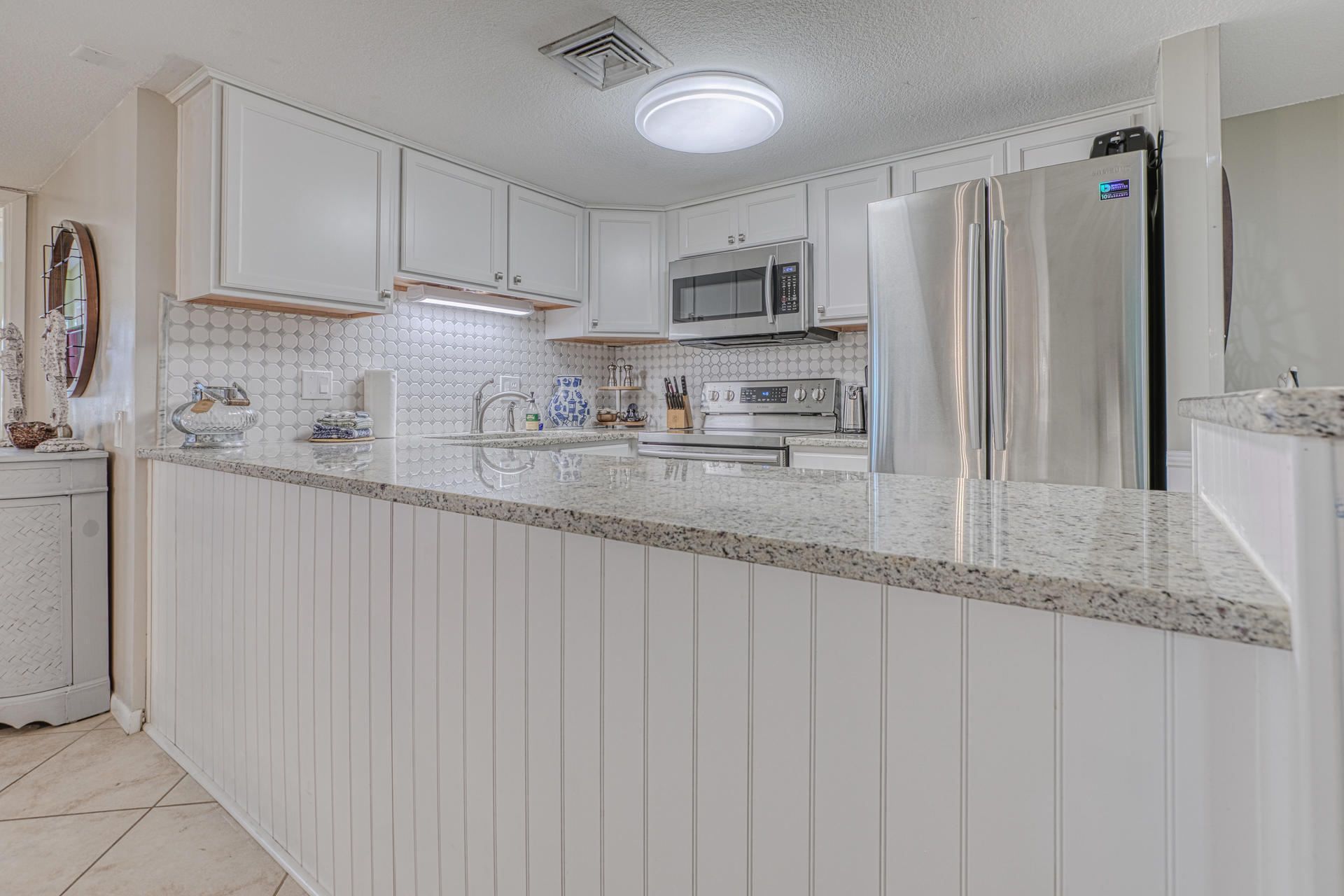 HOLIDAY SURF & RACQUET CLUB - Residential