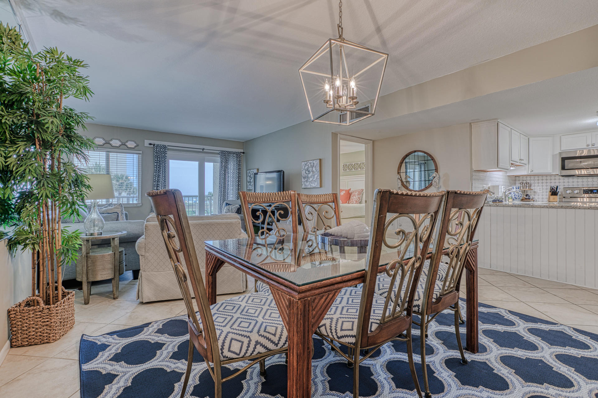 HOLIDAY SURF & RACQUET CLUB - Residential