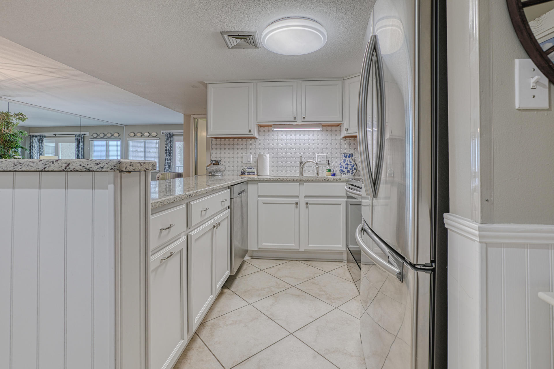 HOLIDAY SURF & RACQUET CLUB - Residential