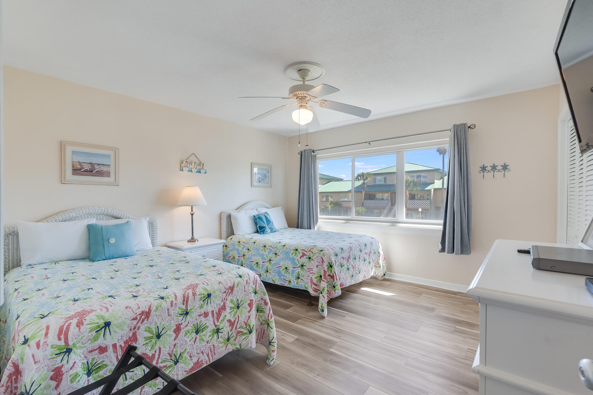 SEASPRAY CONDO - Residential