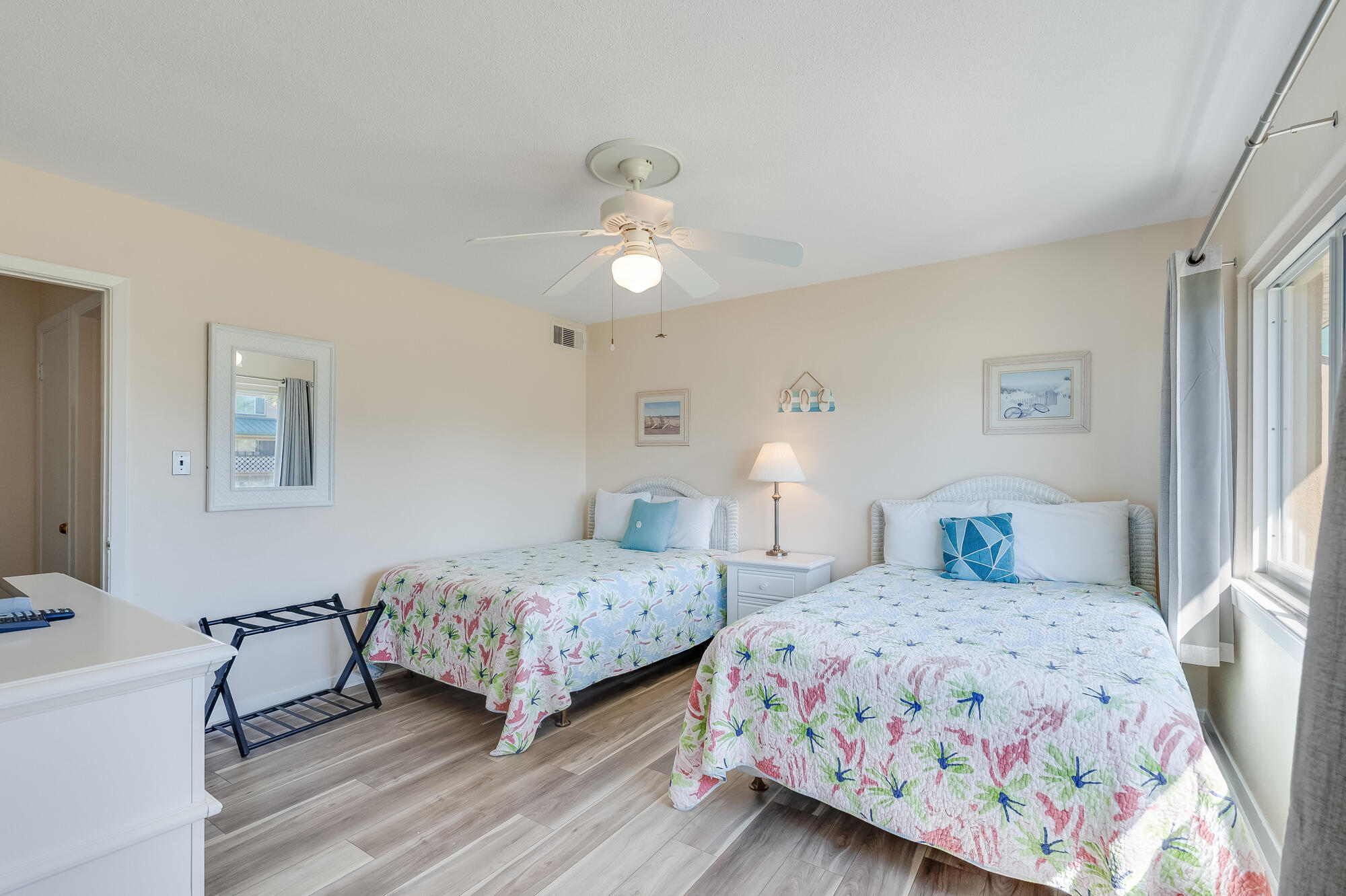 SEASPRAY CONDO - Residential
