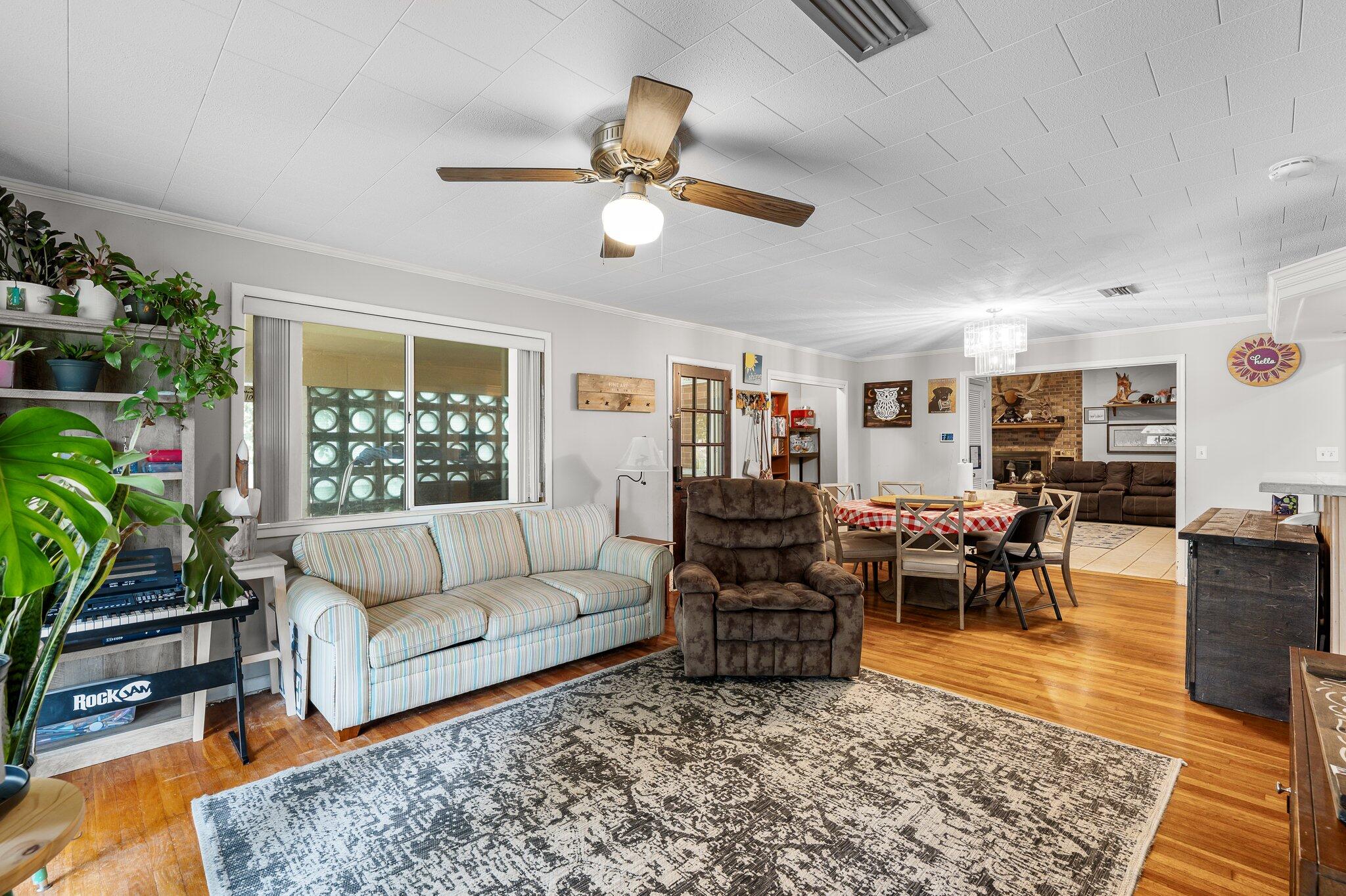 NO RECORDED SUBDIVISION - Residential