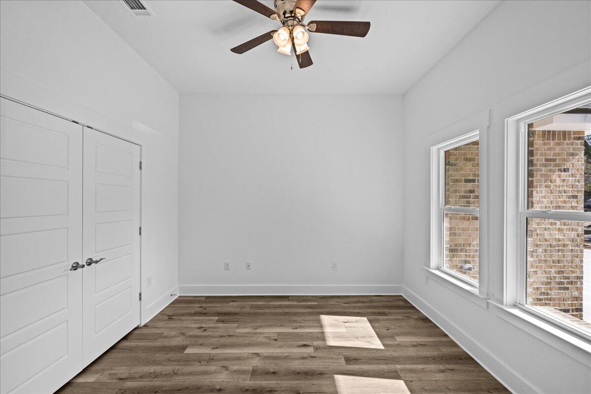 COLLEGE WOOD - Residential