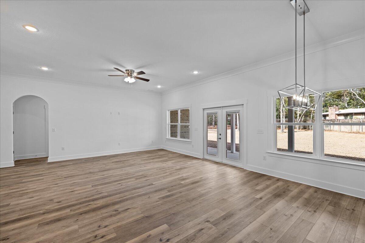 COLLEGE WOOD - Residential