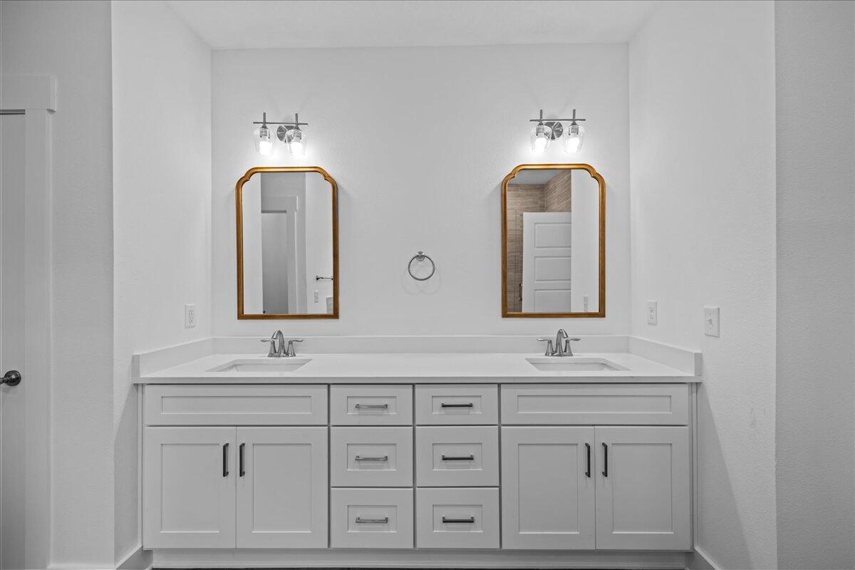 COLLEGE WOOD - Residential