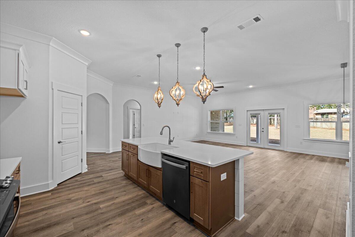 COLLEGE WOOD - Residential