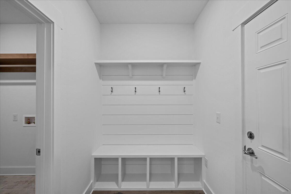 COLLEGE WOOD - Residential