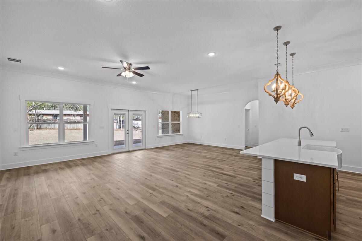 COLLEGE WOOD - Residential